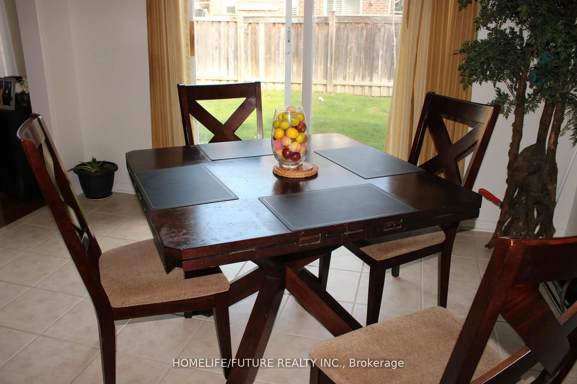 49 Mingay Avenue, #Main & 2nd Flr