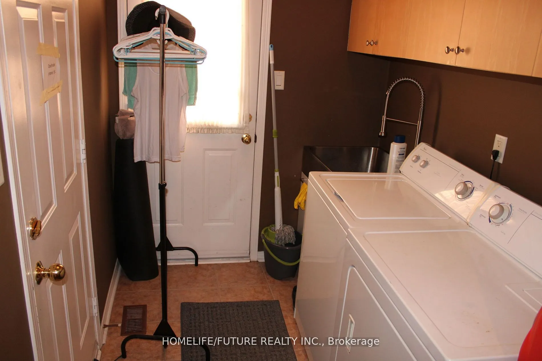 49 Mingay Avenue, #Main & 2nd Flr