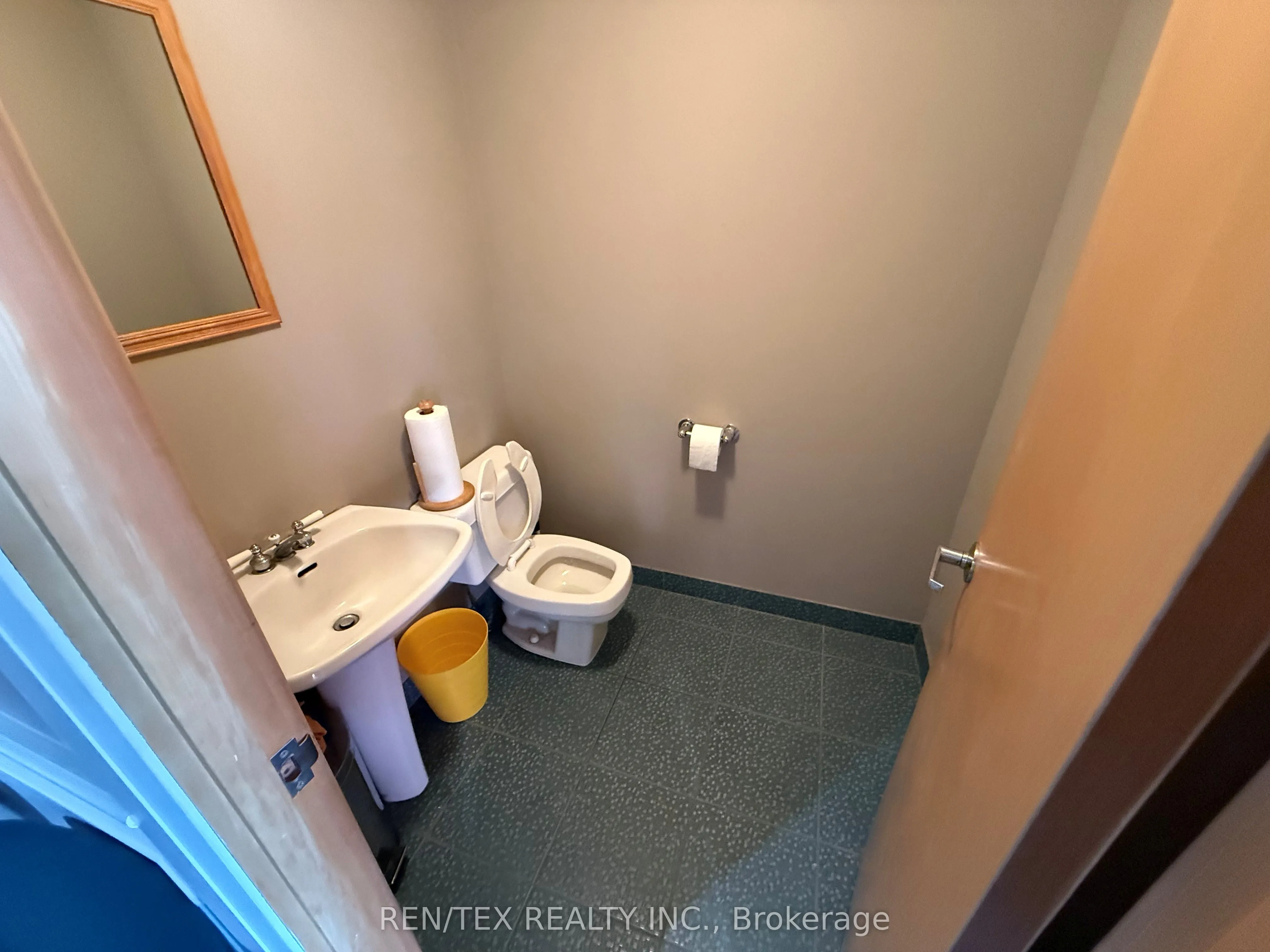 190 Marycroft Avenue, #6