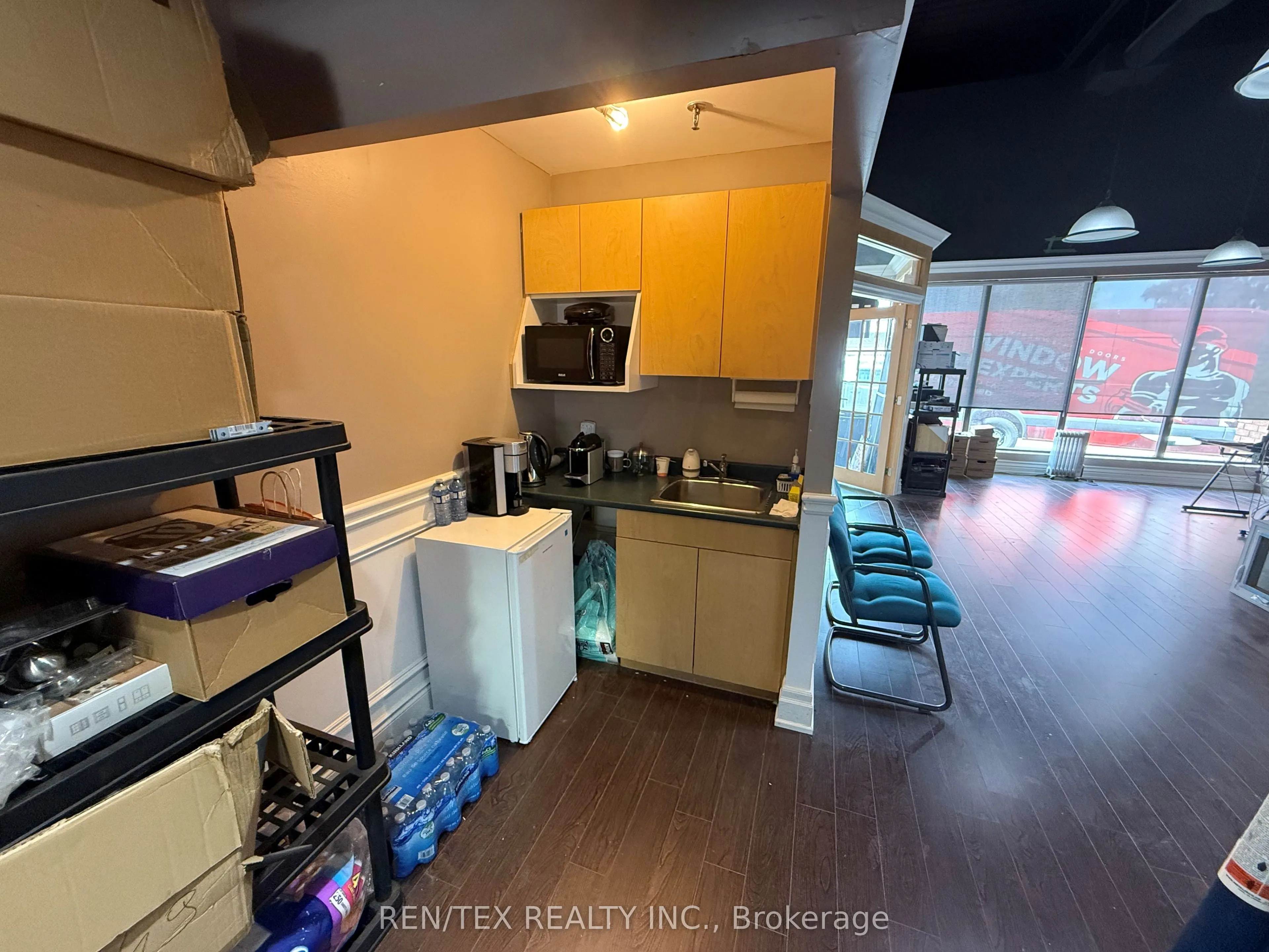 190 Marycroft Avenue, #6