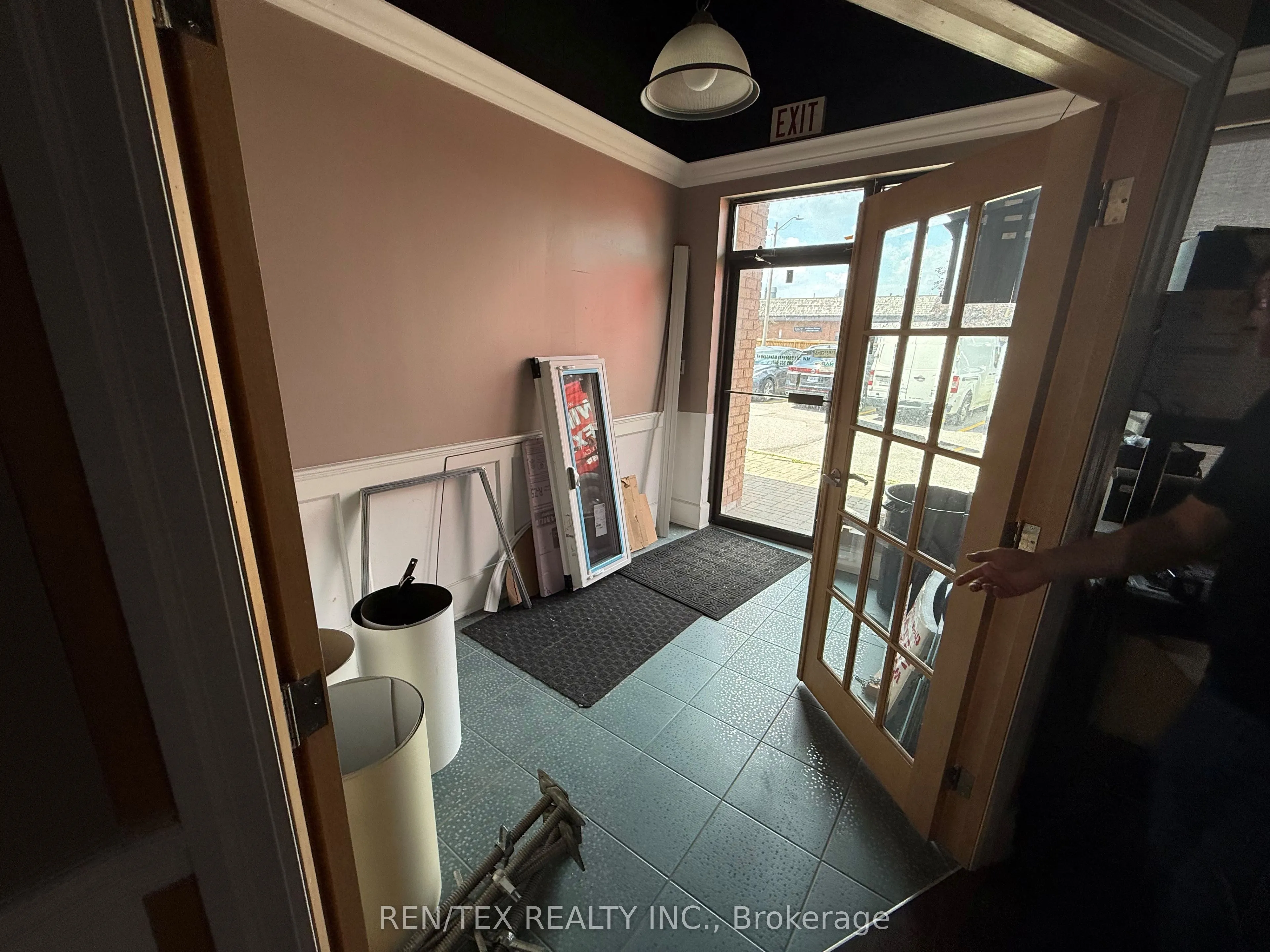 190 Marycroft Avenue, #6