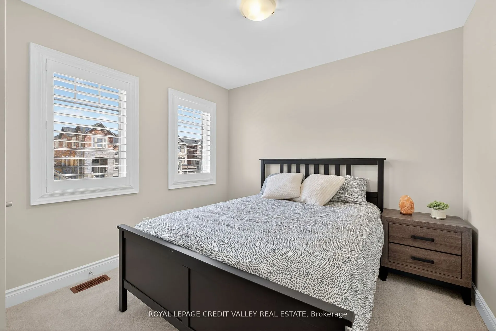 29 Janes Crescent