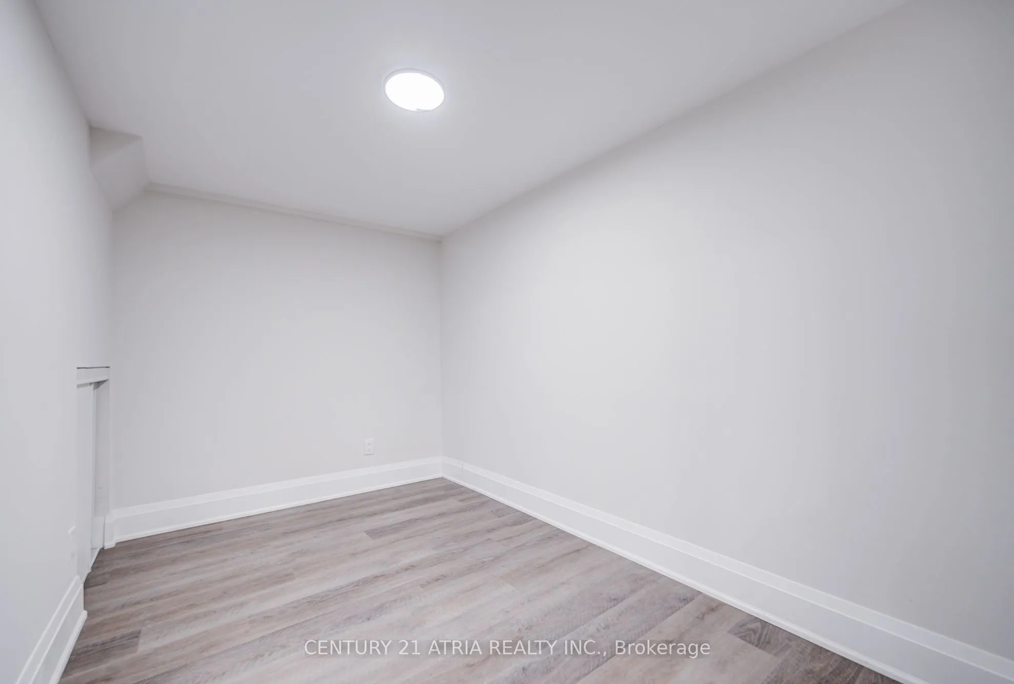 33 Sir Brandiles Place