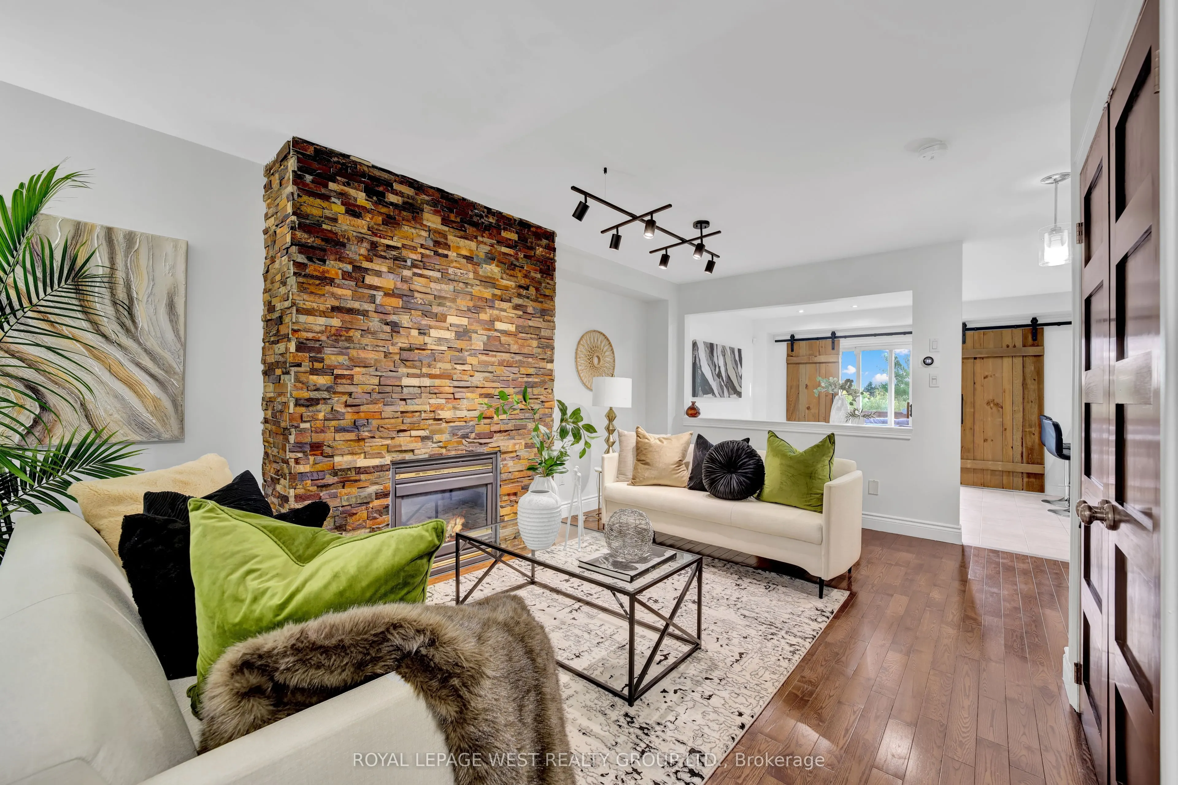 272 Wildberry Crescent