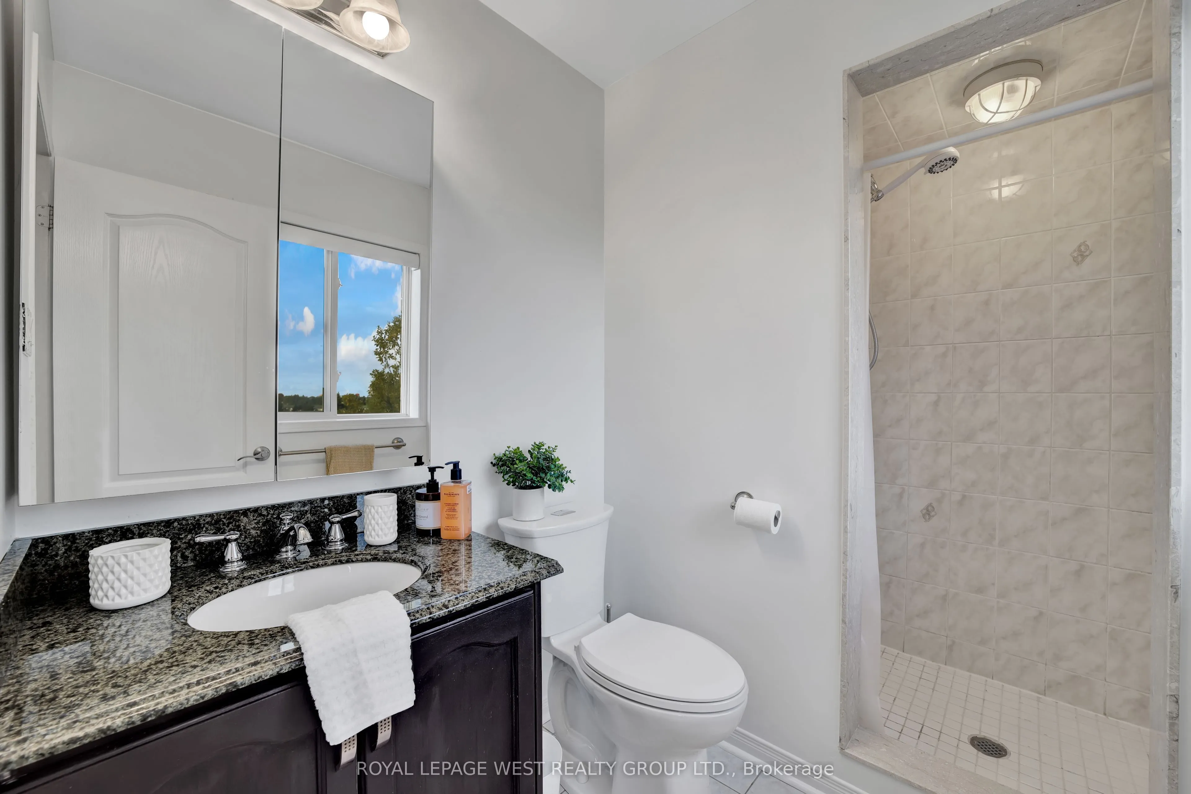 272 Wildberry Crescent