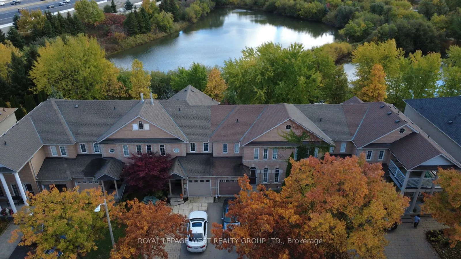 272 Wildberry Crescent