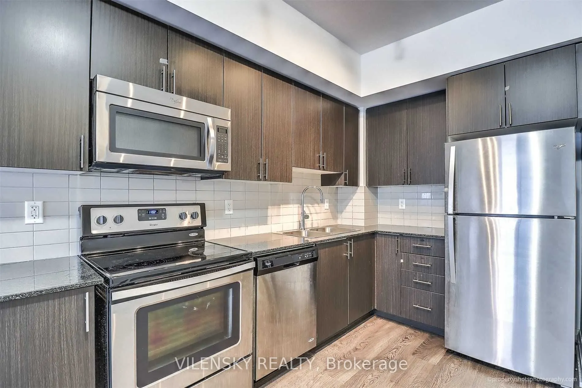 7890 Bathurst Street, #1011