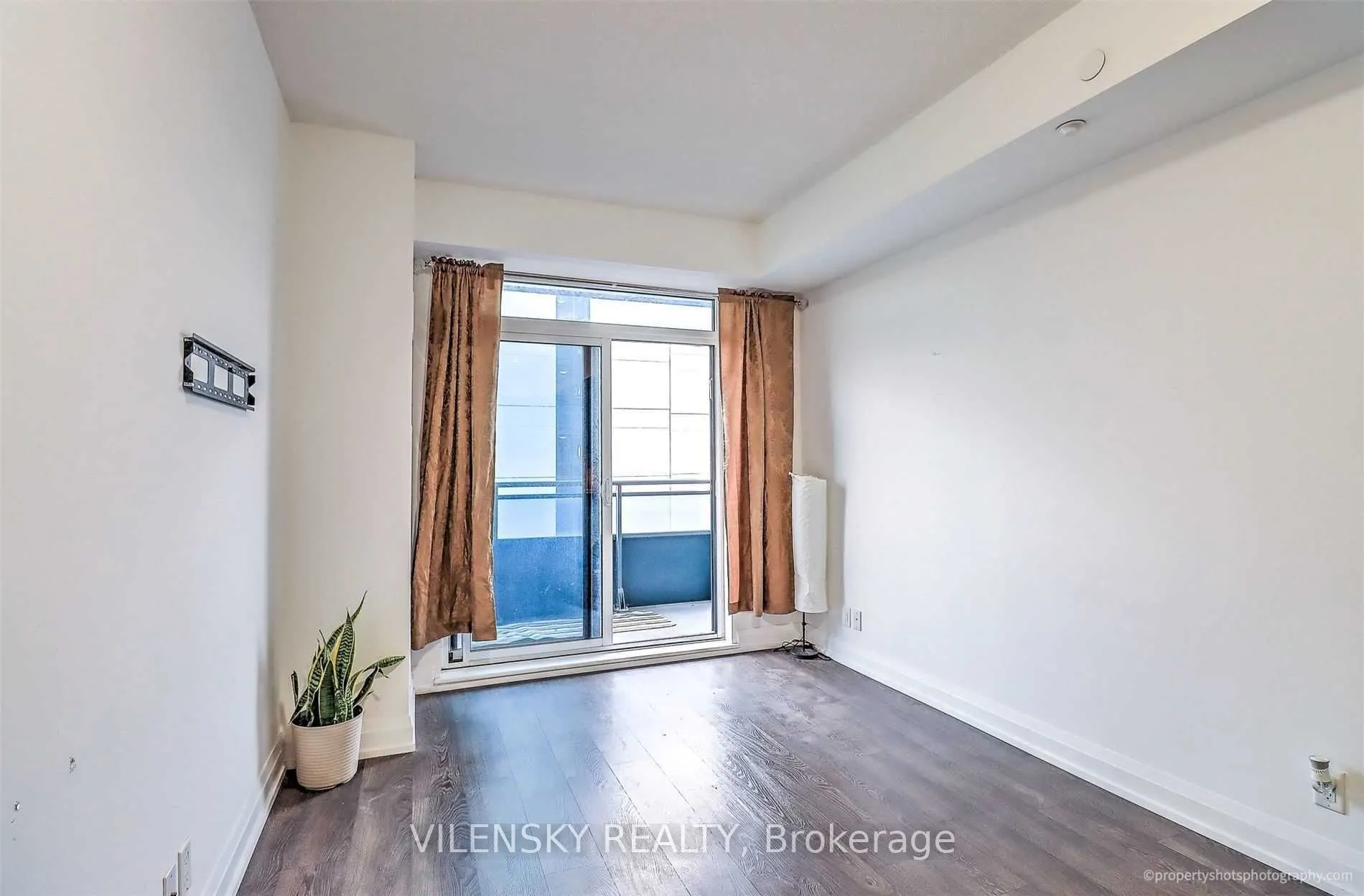 7890 Bathurst Street, #1011