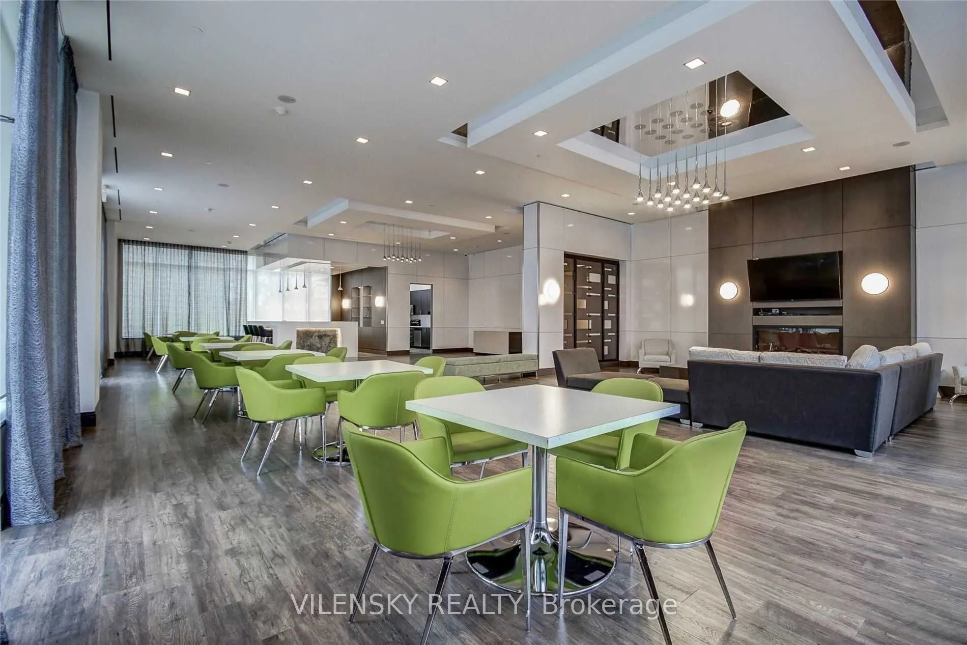 7890 Bathurst Street, #1011