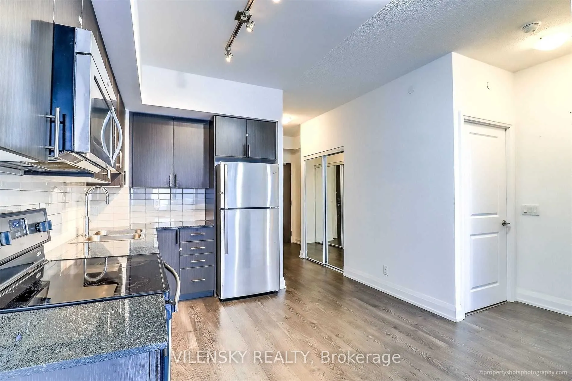 7890 Bathurst Street, #1011