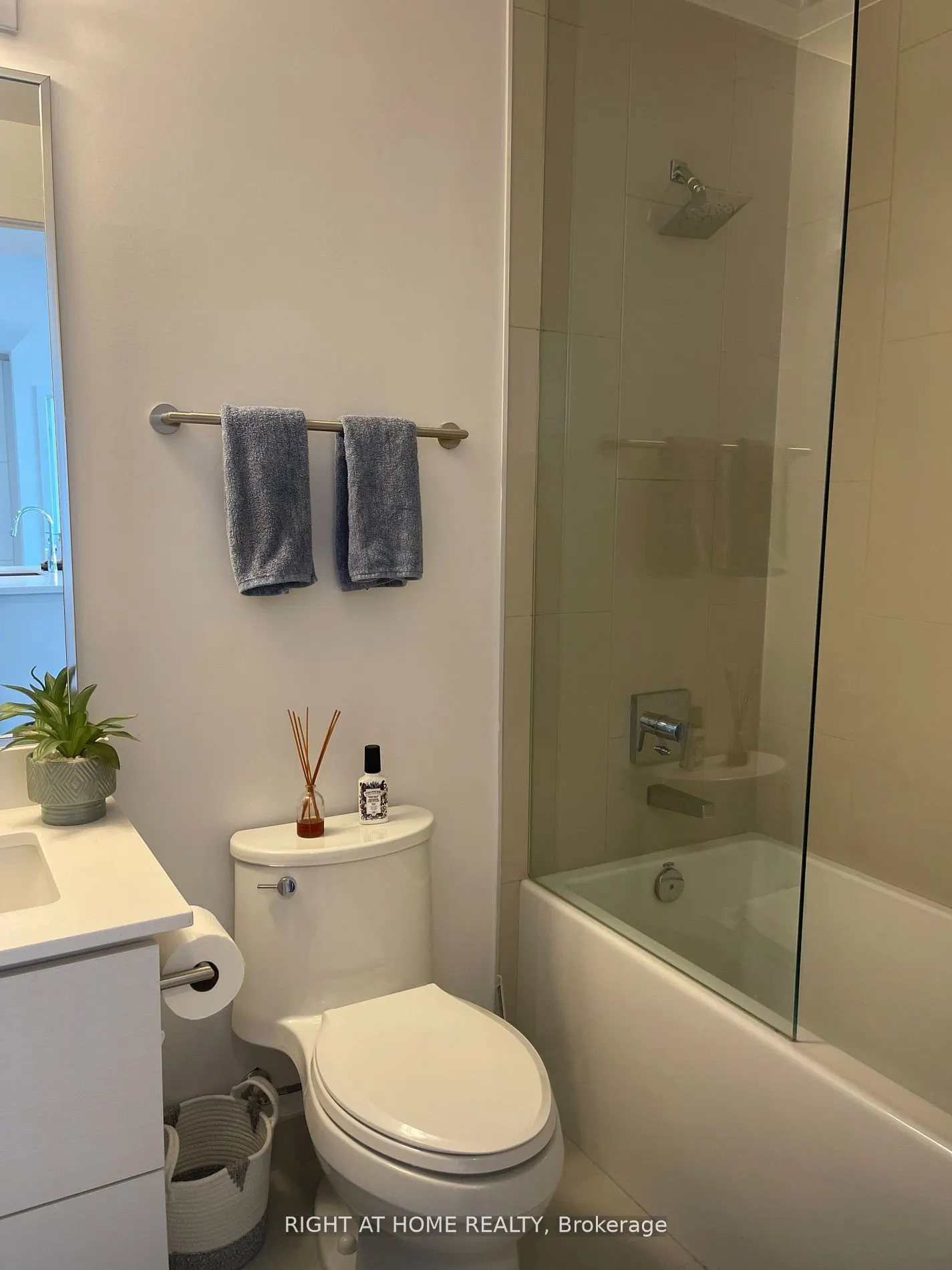 375 Sea Ray Avenue, #403