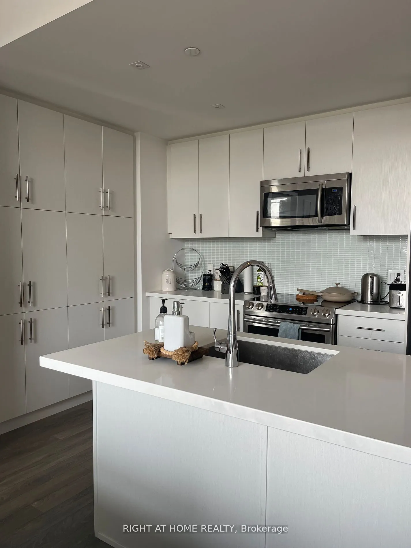 375 Sea Ray Avenue, #403
