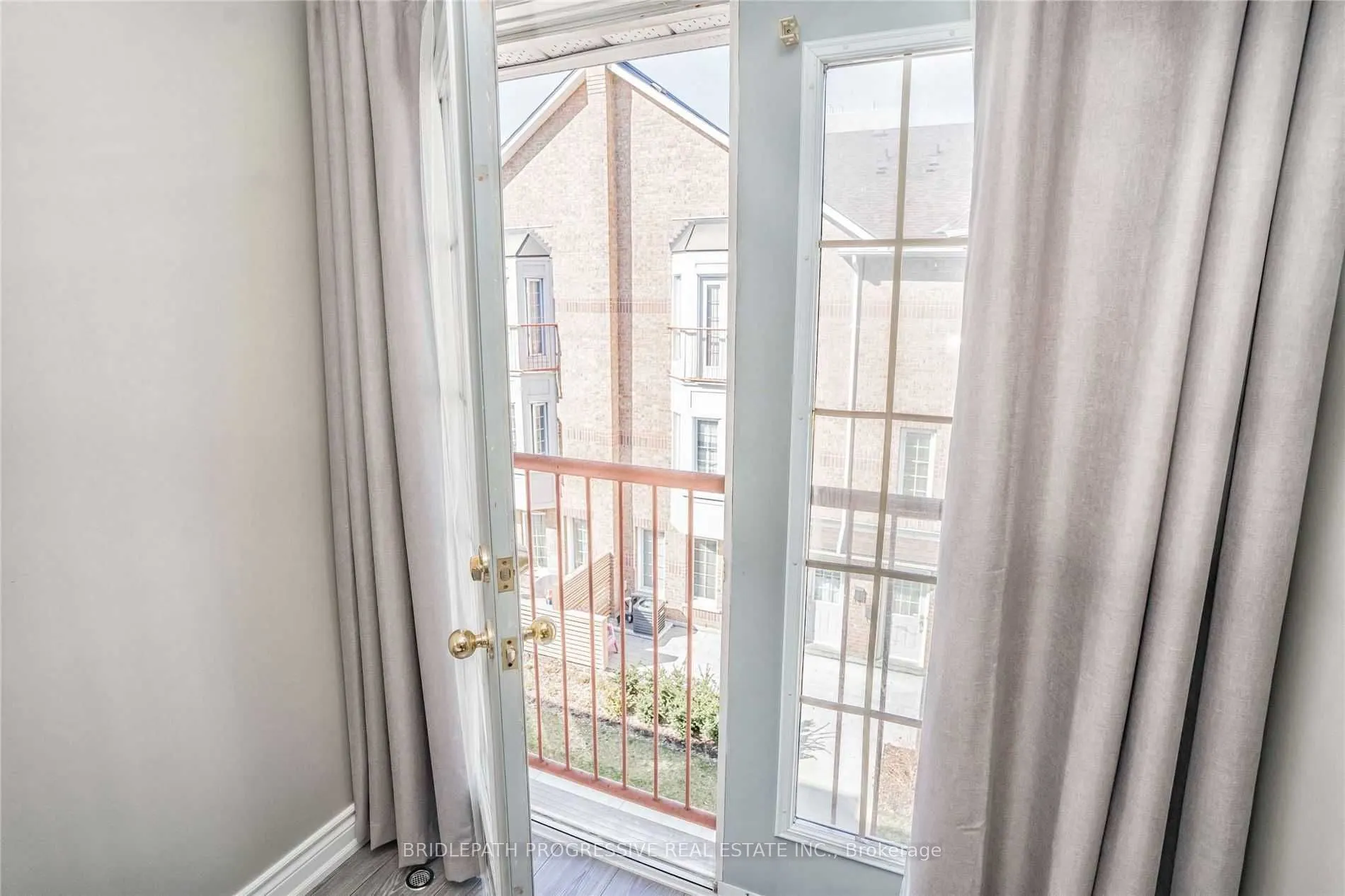 151 Townsgate Drive, #82
