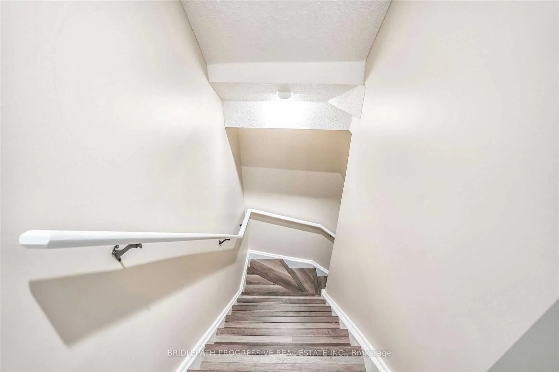 151 Townsgate Drive, #82