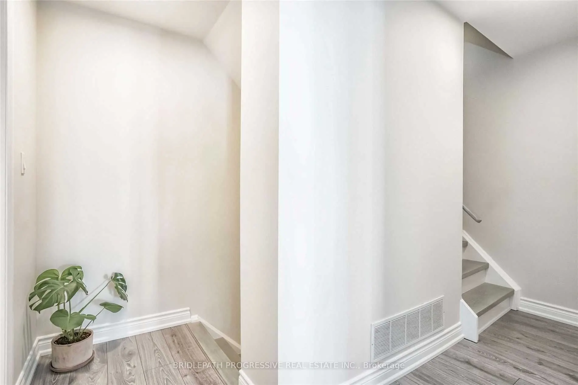 151 Townsgate Drive, #82