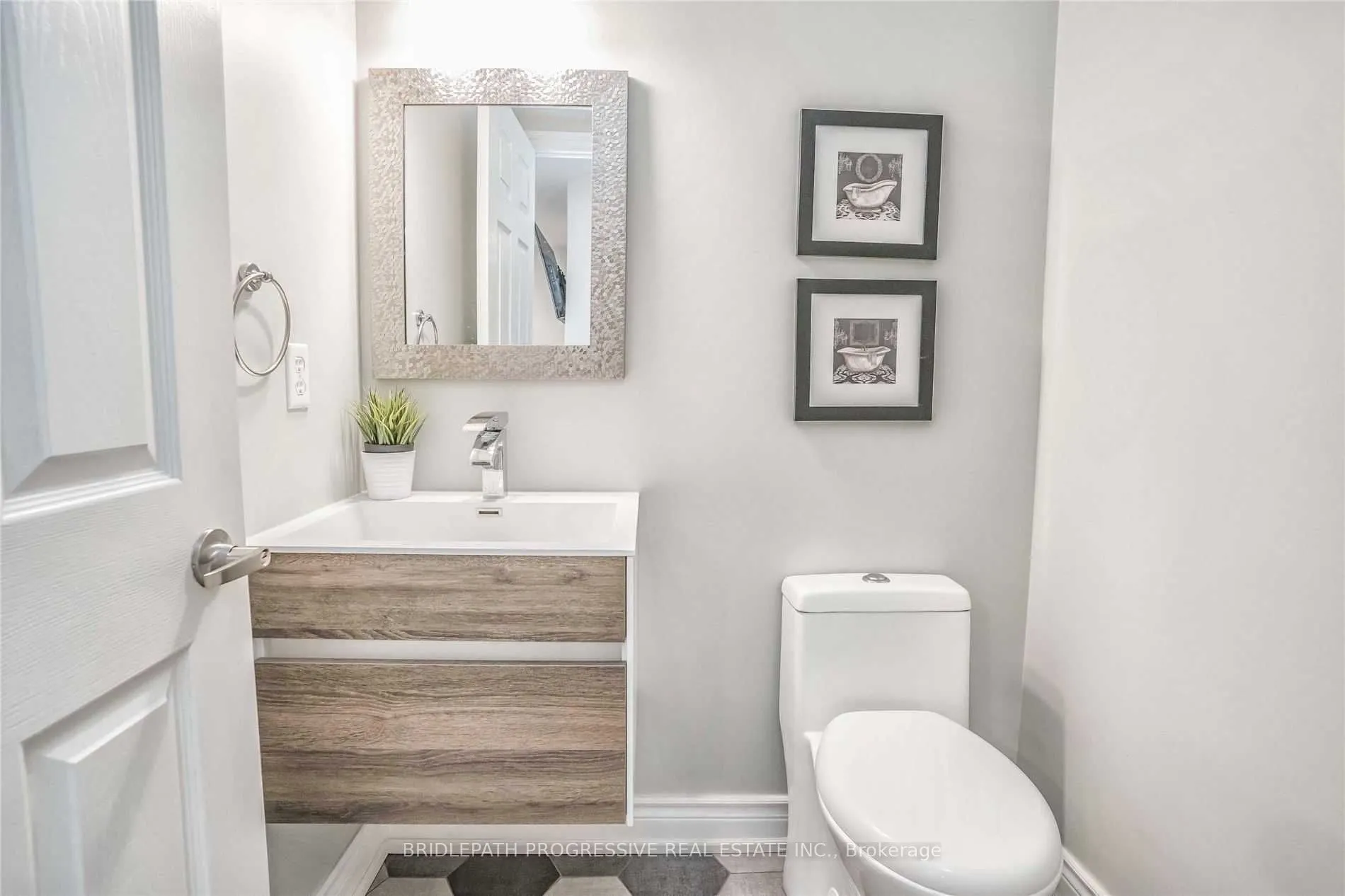 151 Townsgate Drive, #82