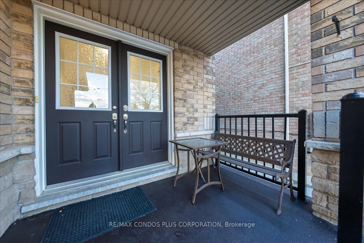 289 Deepsprings Crescent