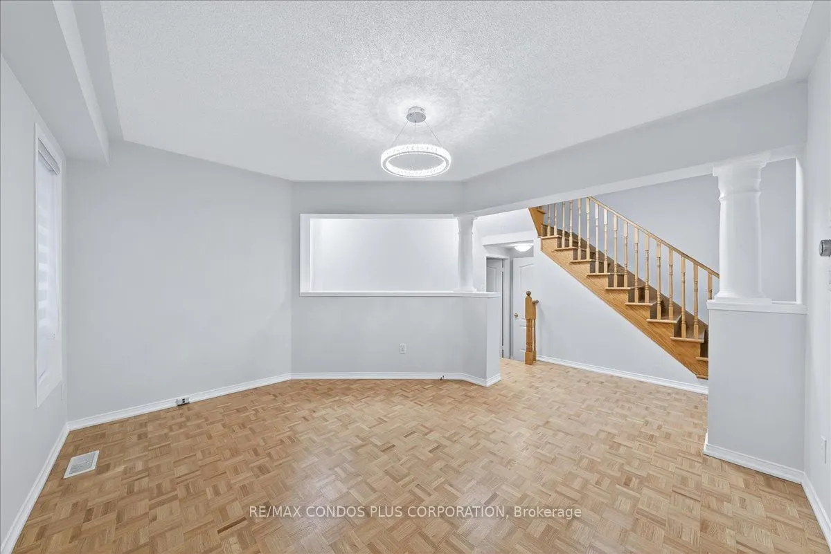 289 Deepsprings Crescent
