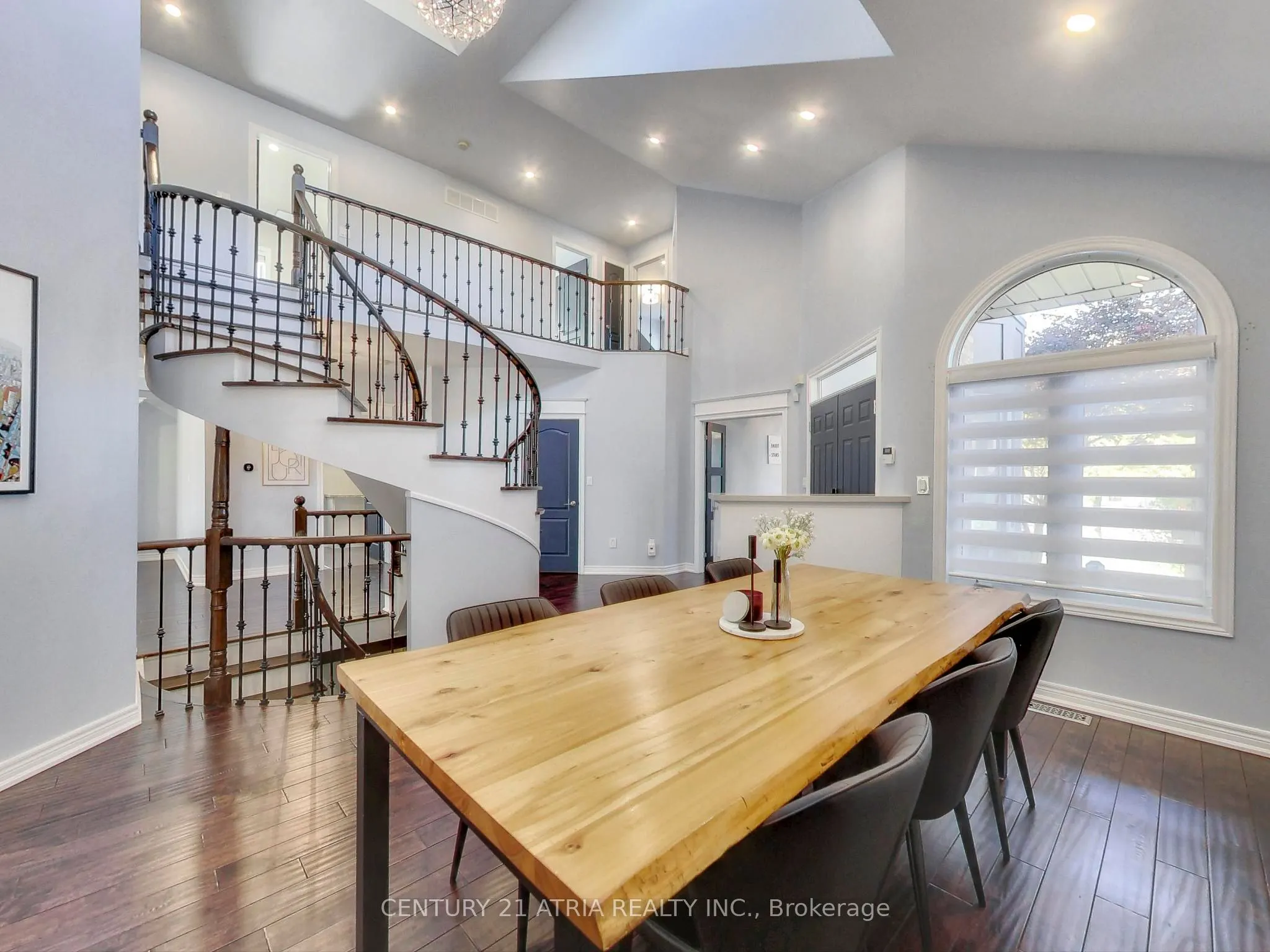 2 Whalen Court
