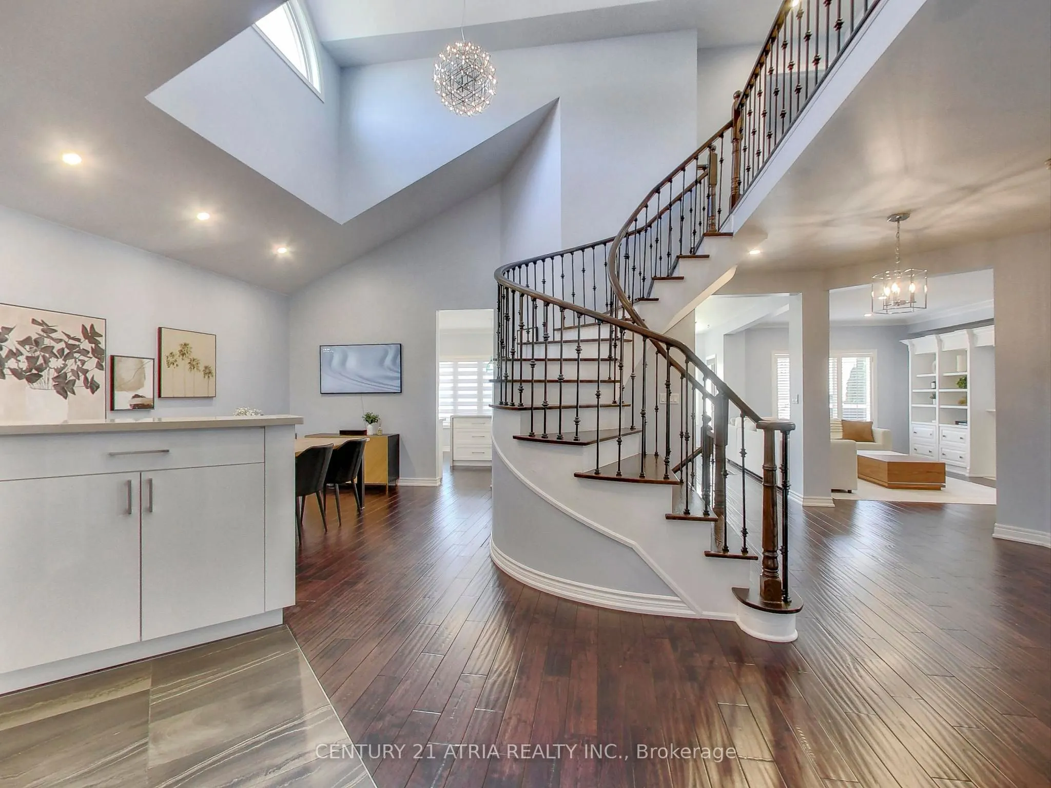2 Whalen Court