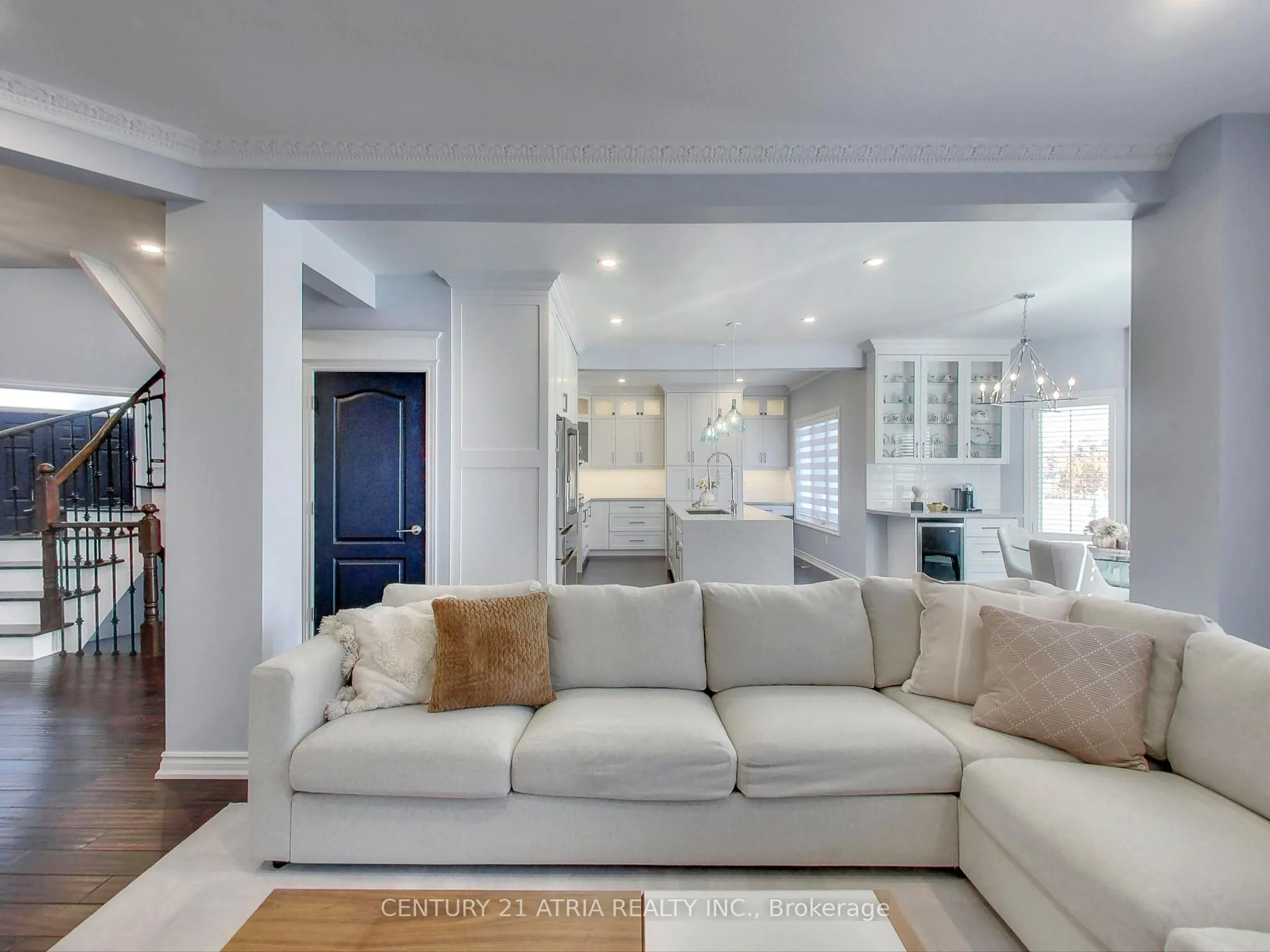 2 Whalen Court