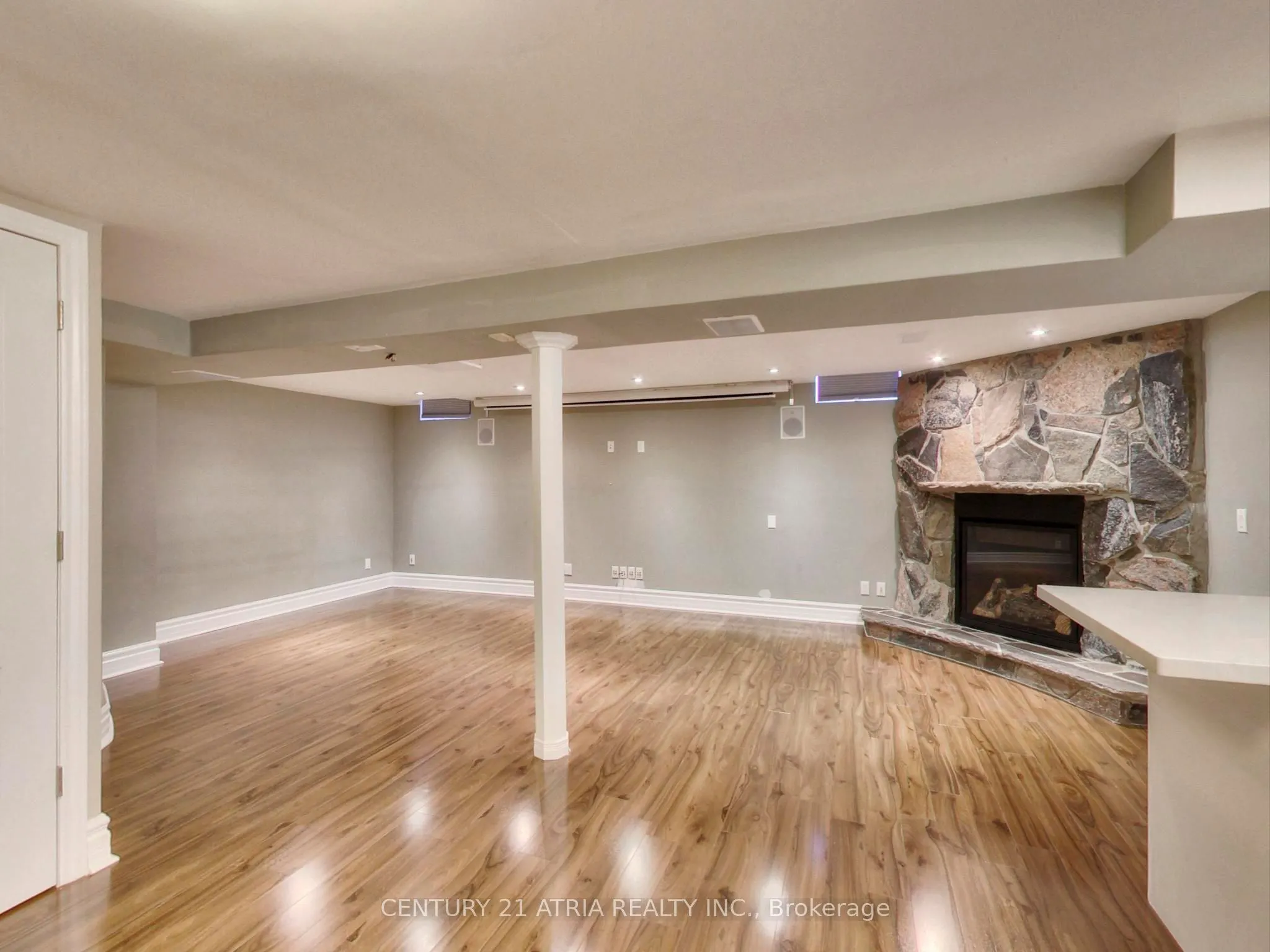 2 Whalen Court