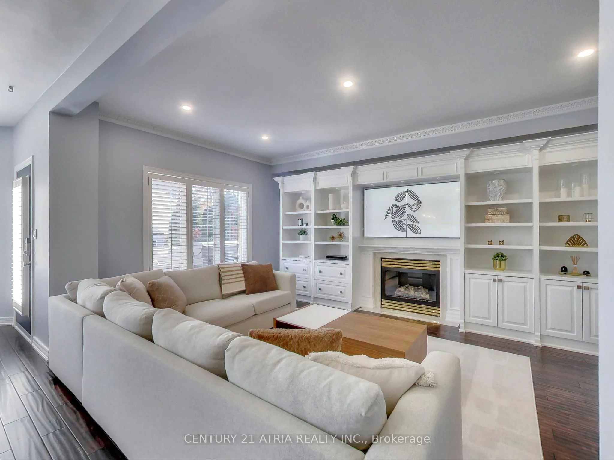 2 Whalen Court