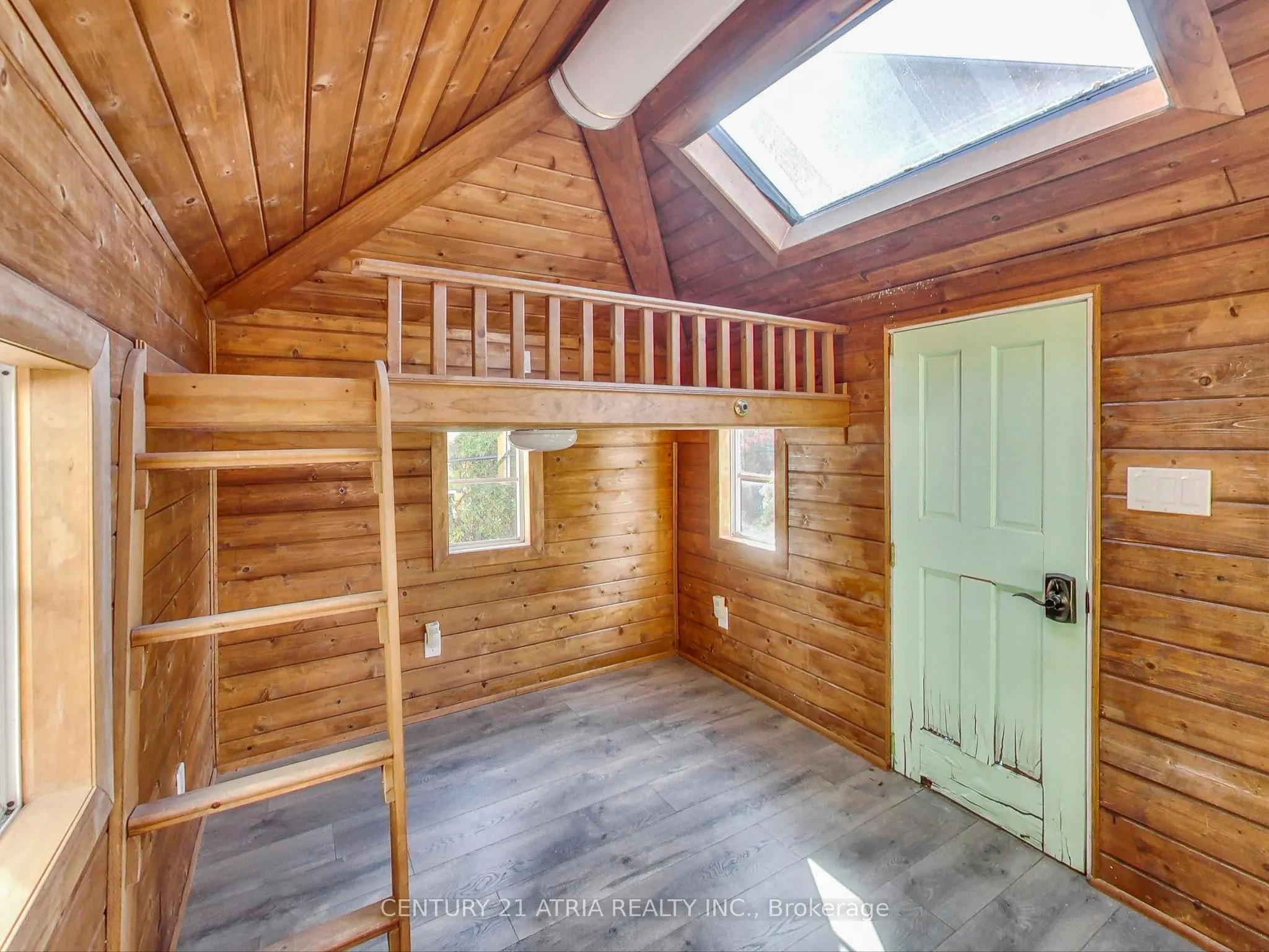 2 Whalen Court