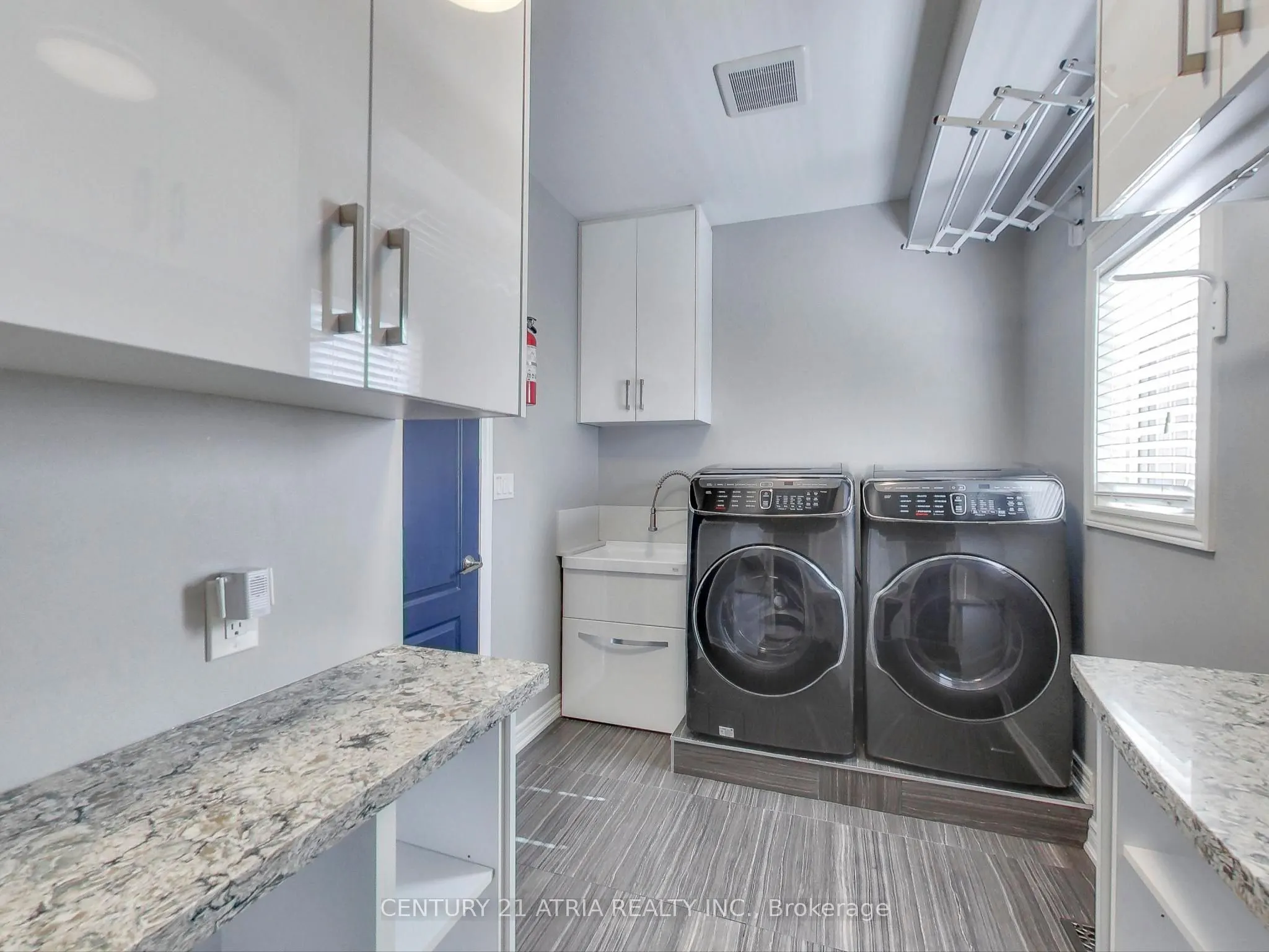 2 Whalen Court