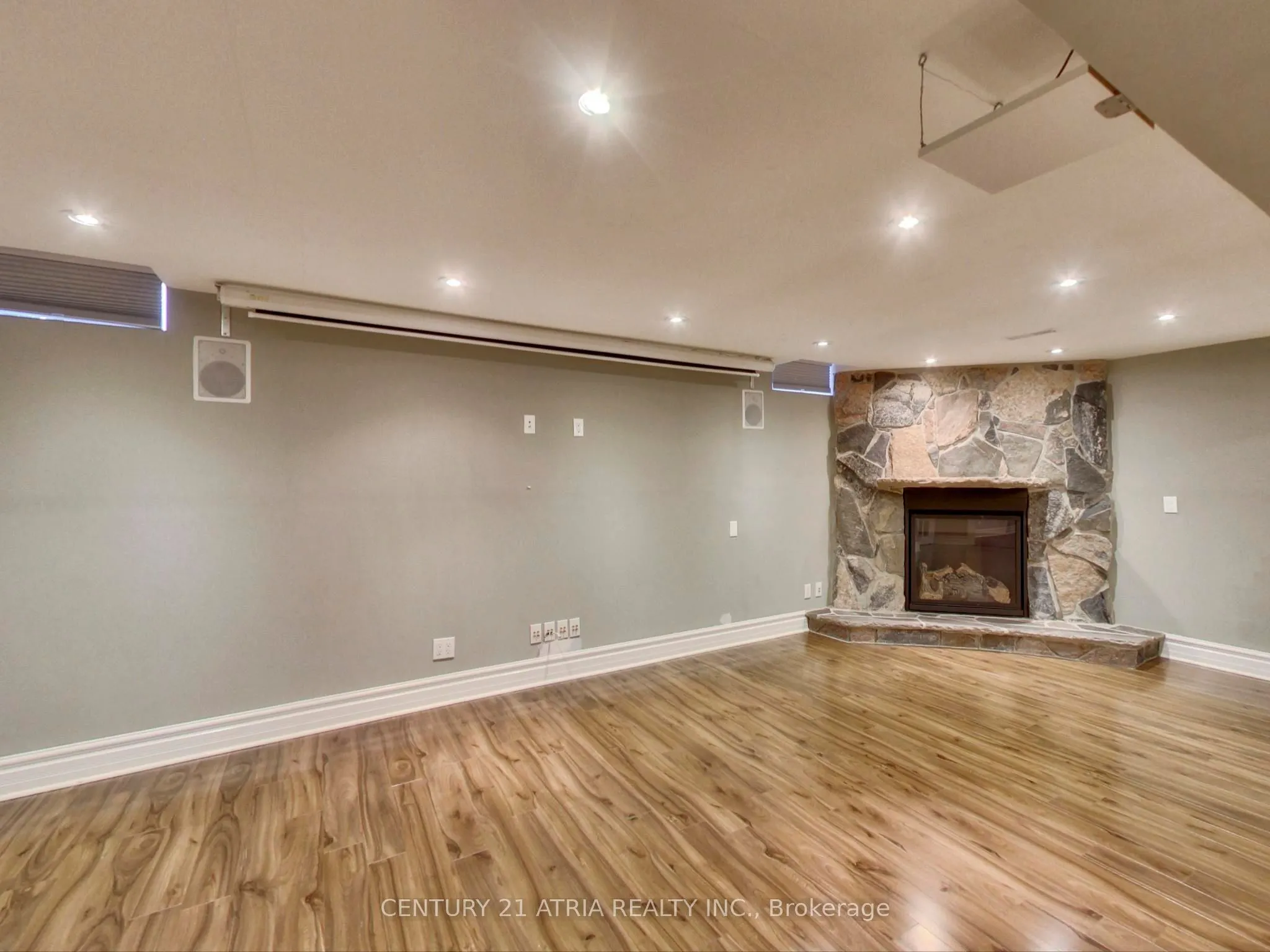 2 Whalen Court