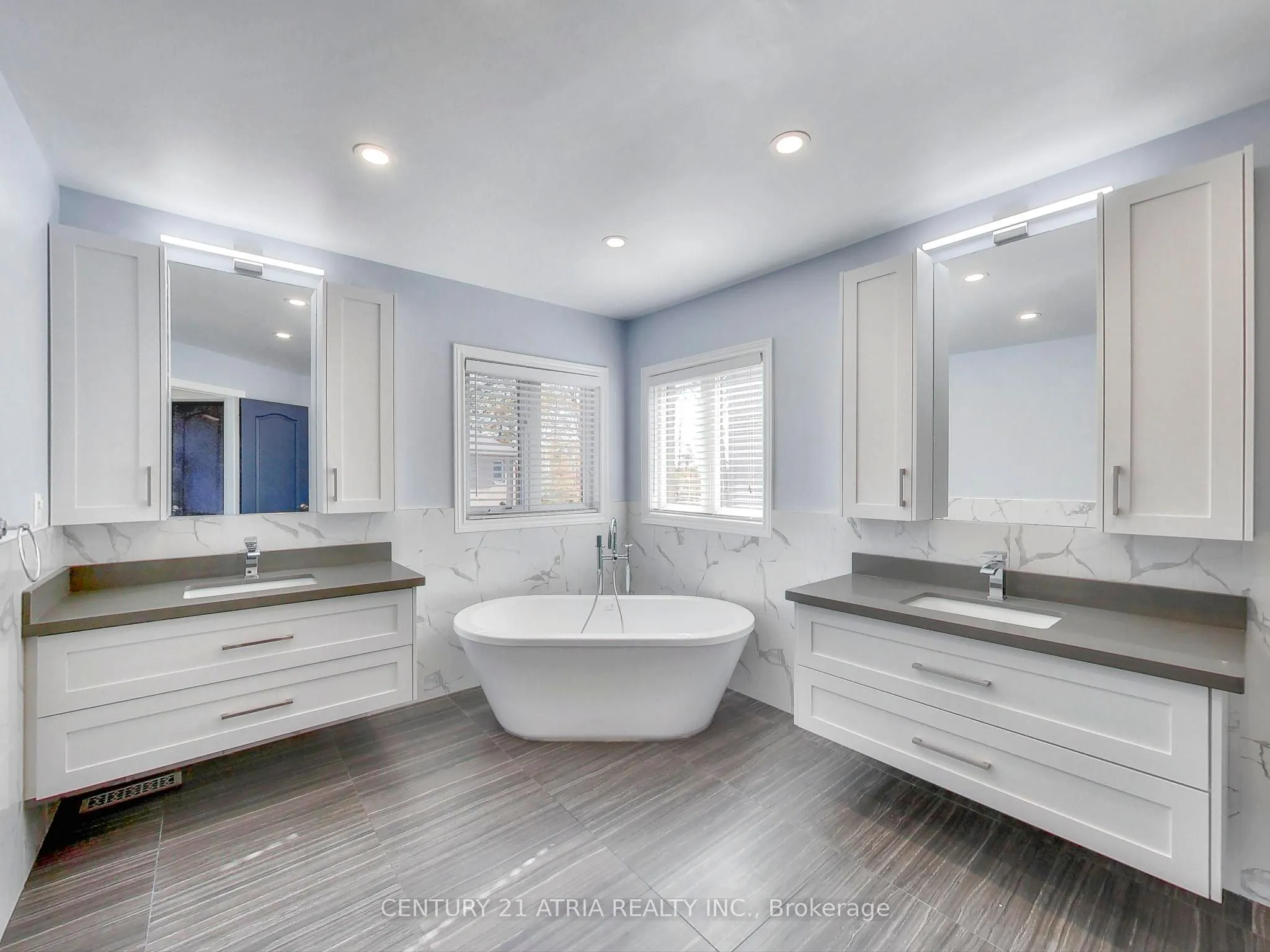 2 Whalen Court