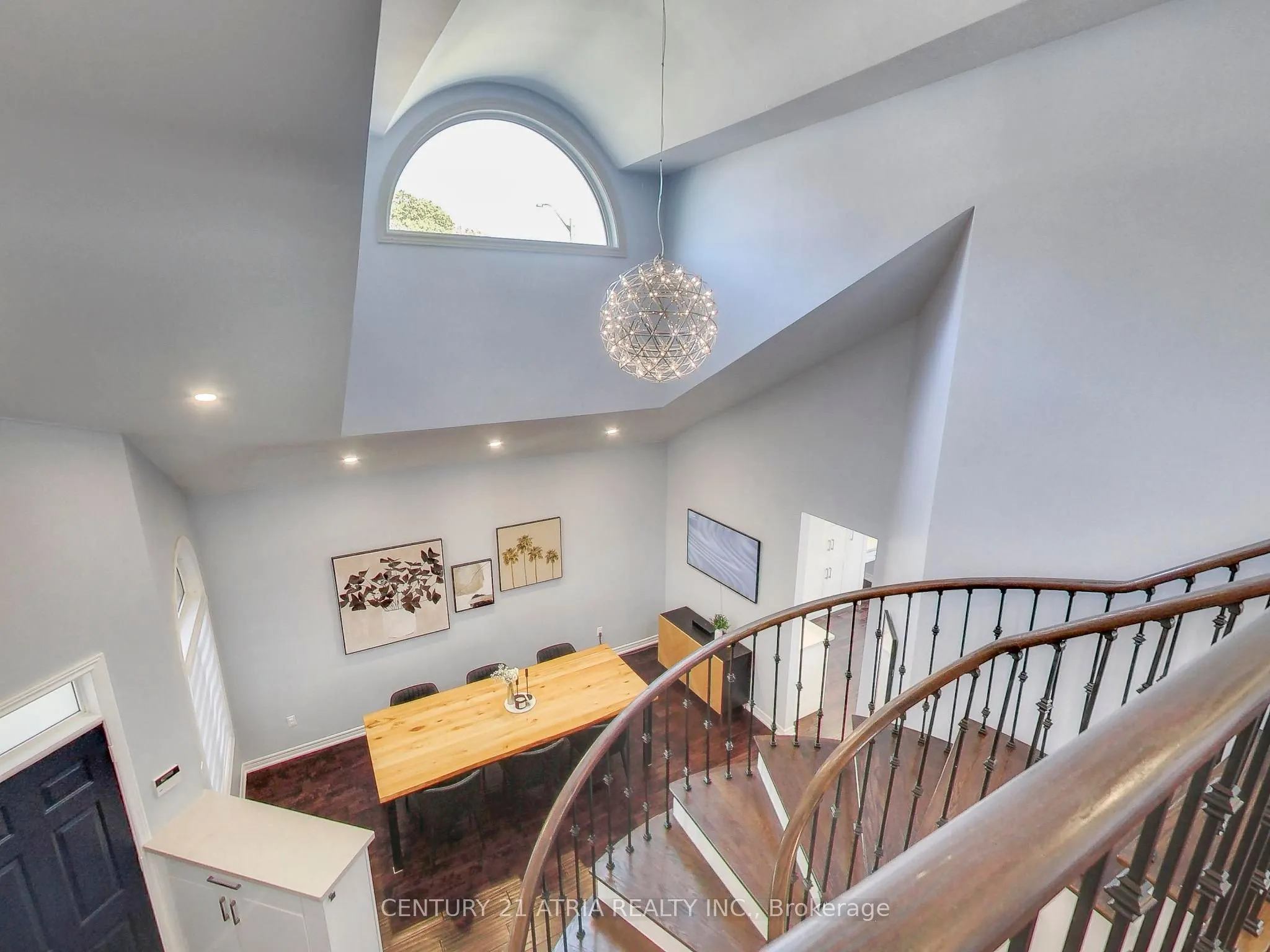 2 Whalen Court