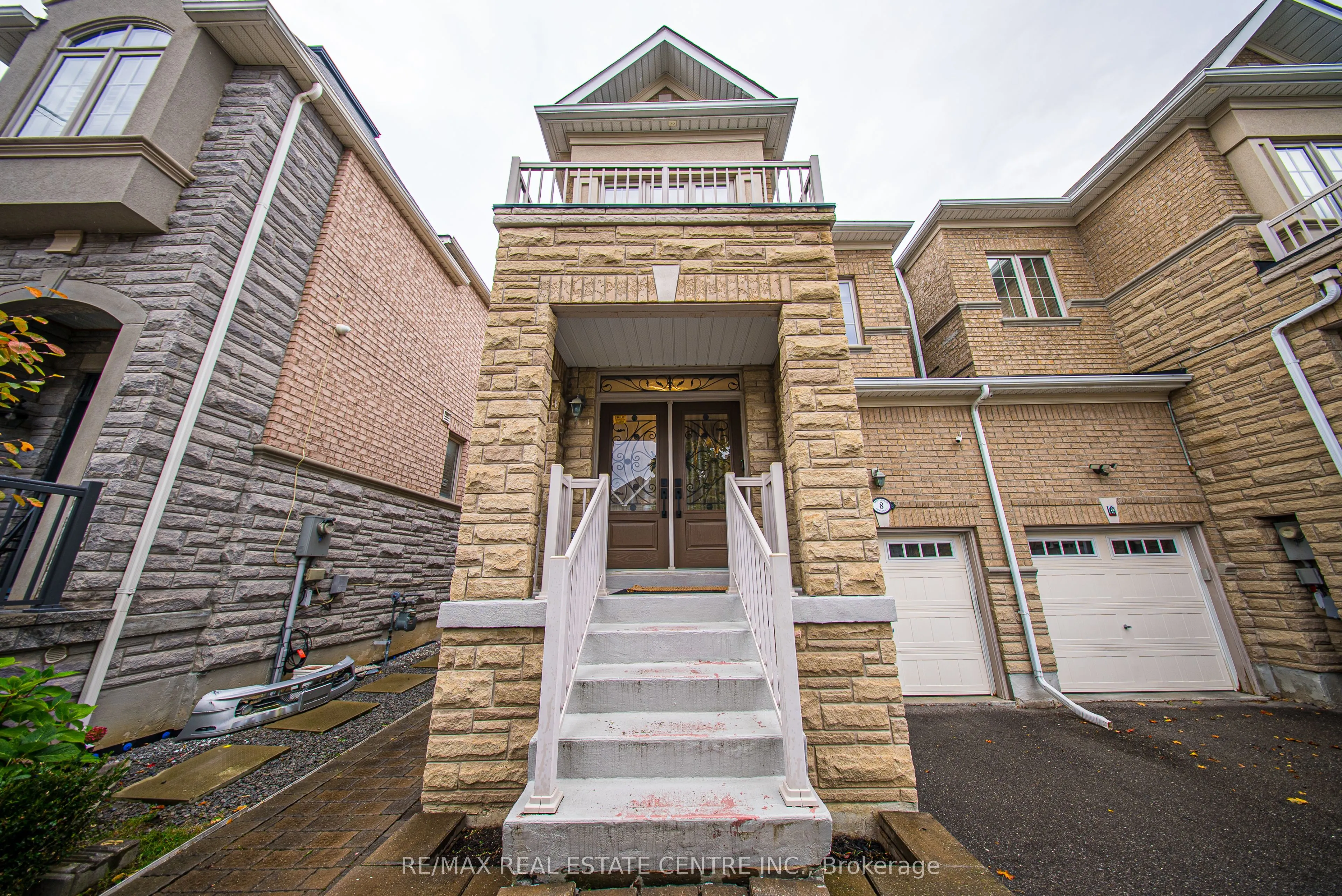 8 Bristlewood Crescent