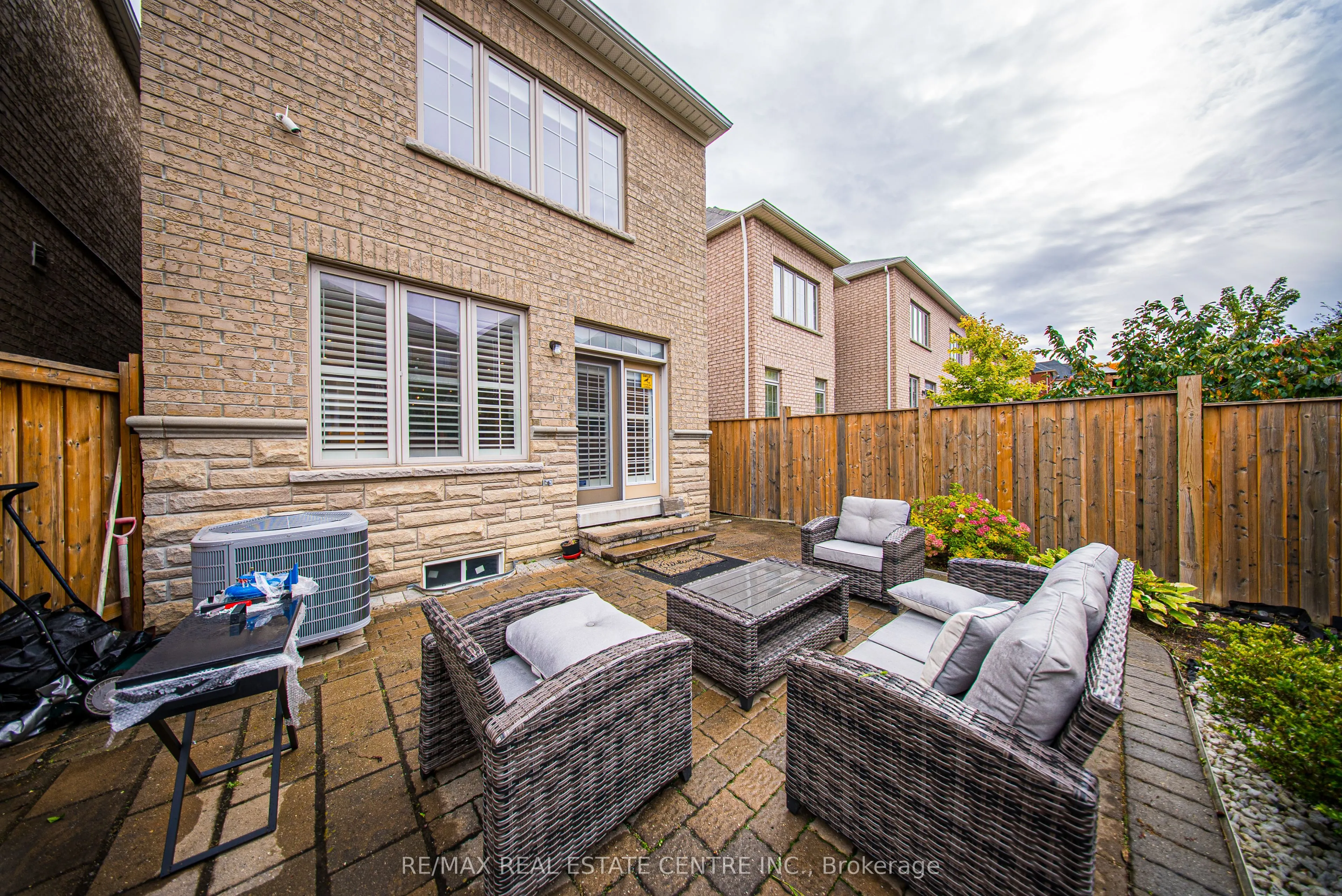 8 Bristlewood Crescent