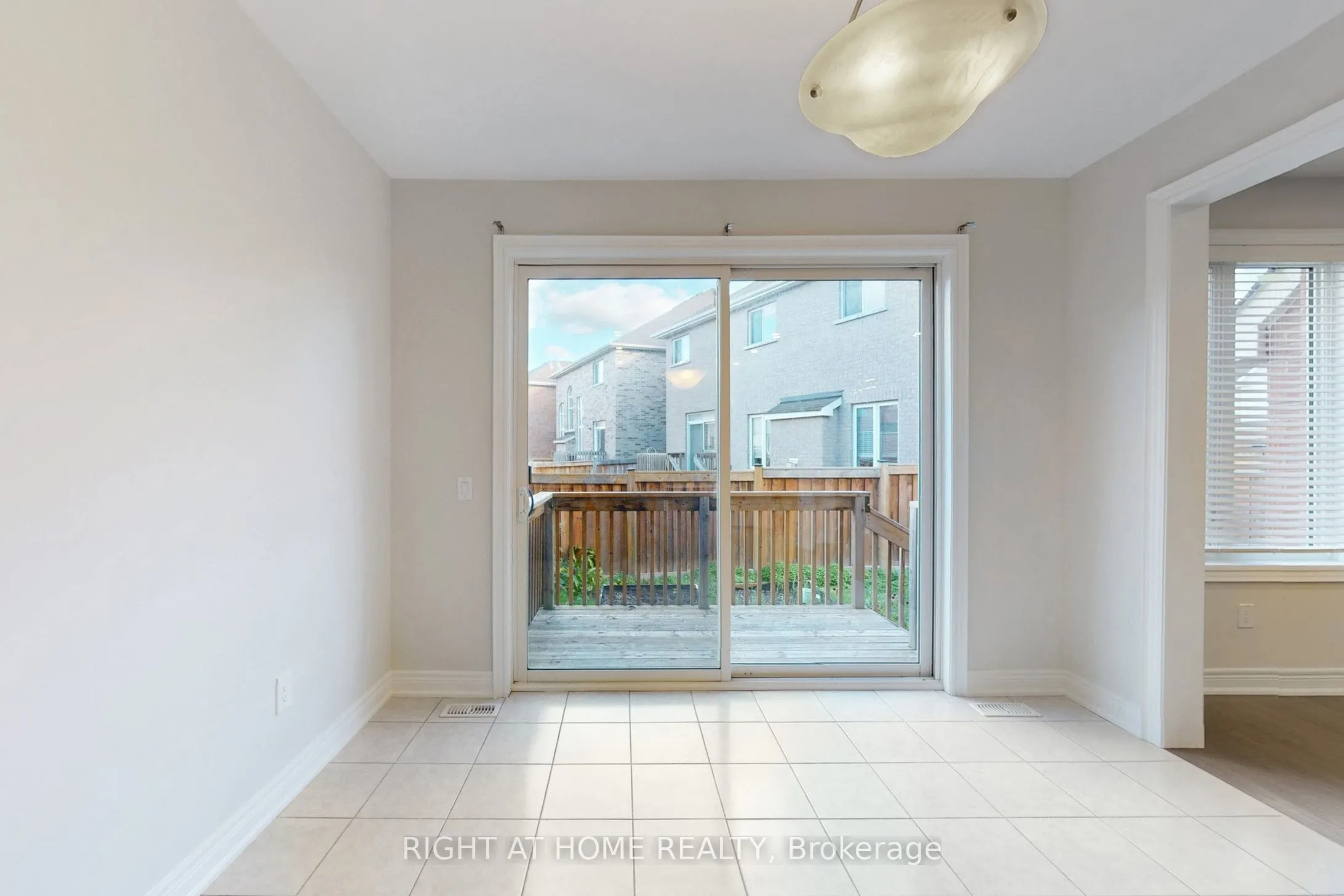 11 Robert Wilson Crescent