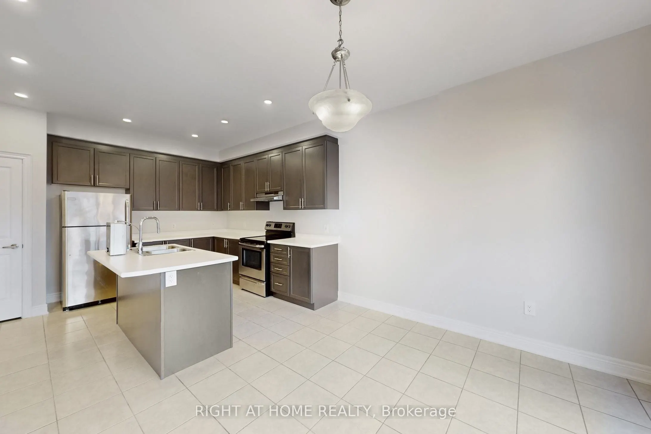 11 Robert Wilson Crescent