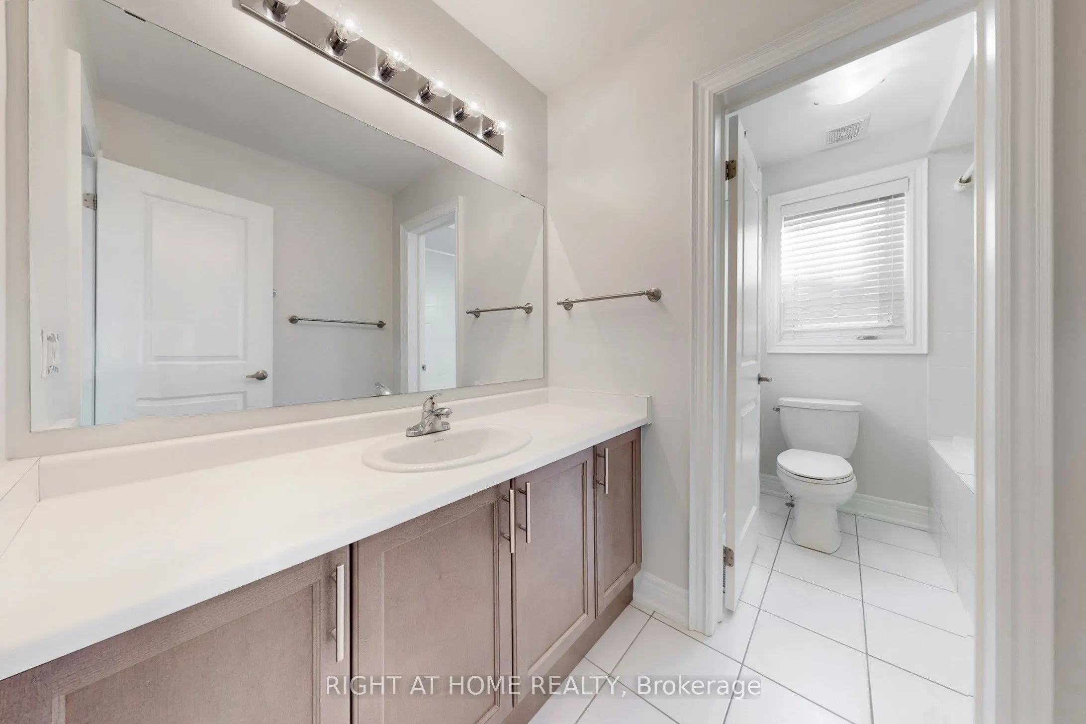 11 Robert Wilson Crescent