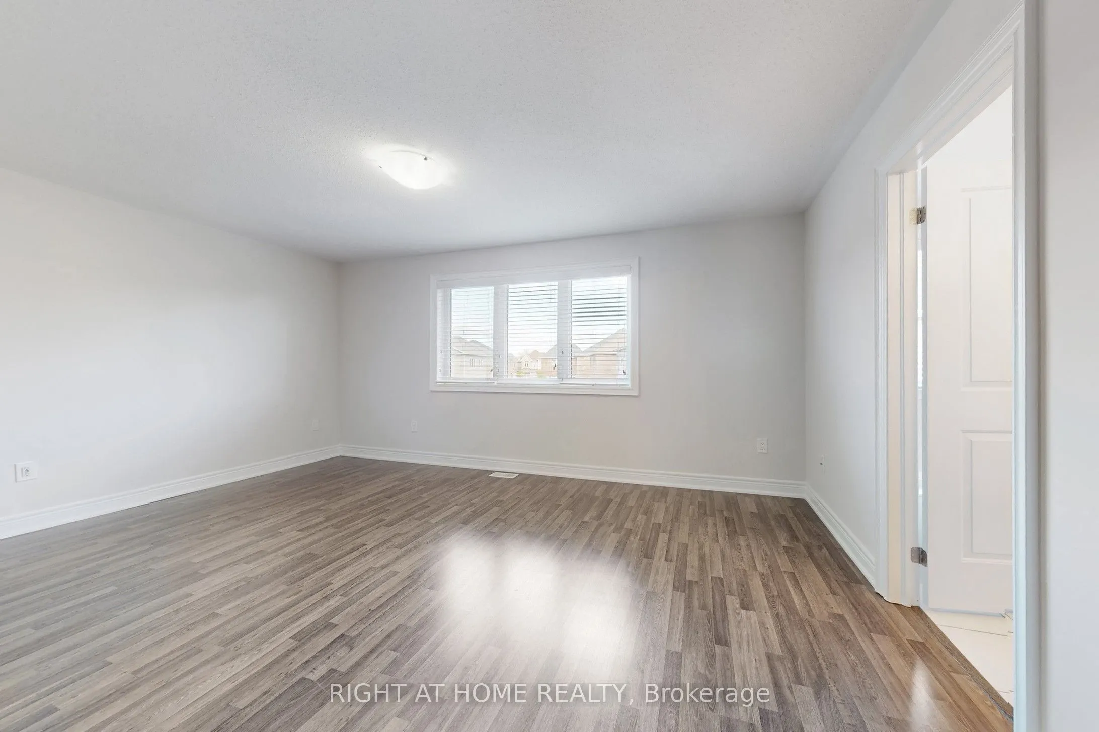 11 Robert Wilson Crescent
