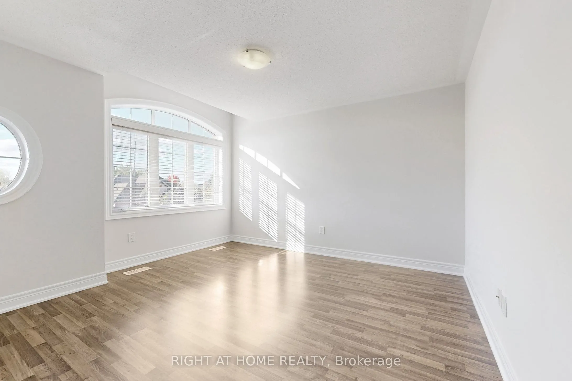 11 Robert Wilson Crescent