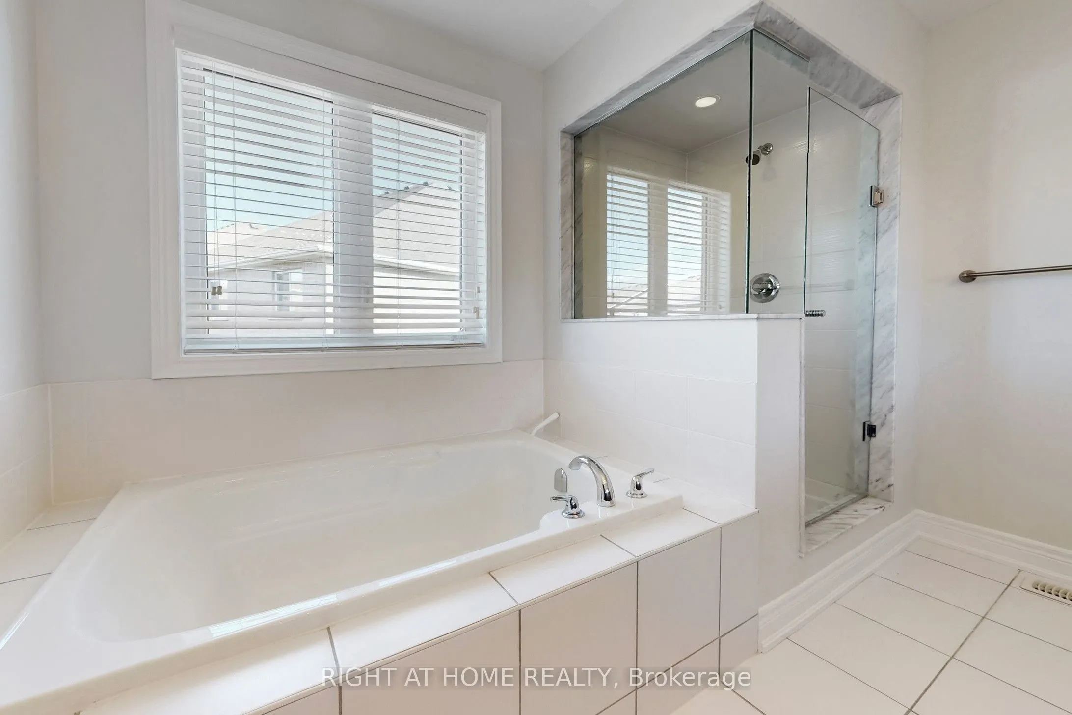 11 Robert Wilson Crescent