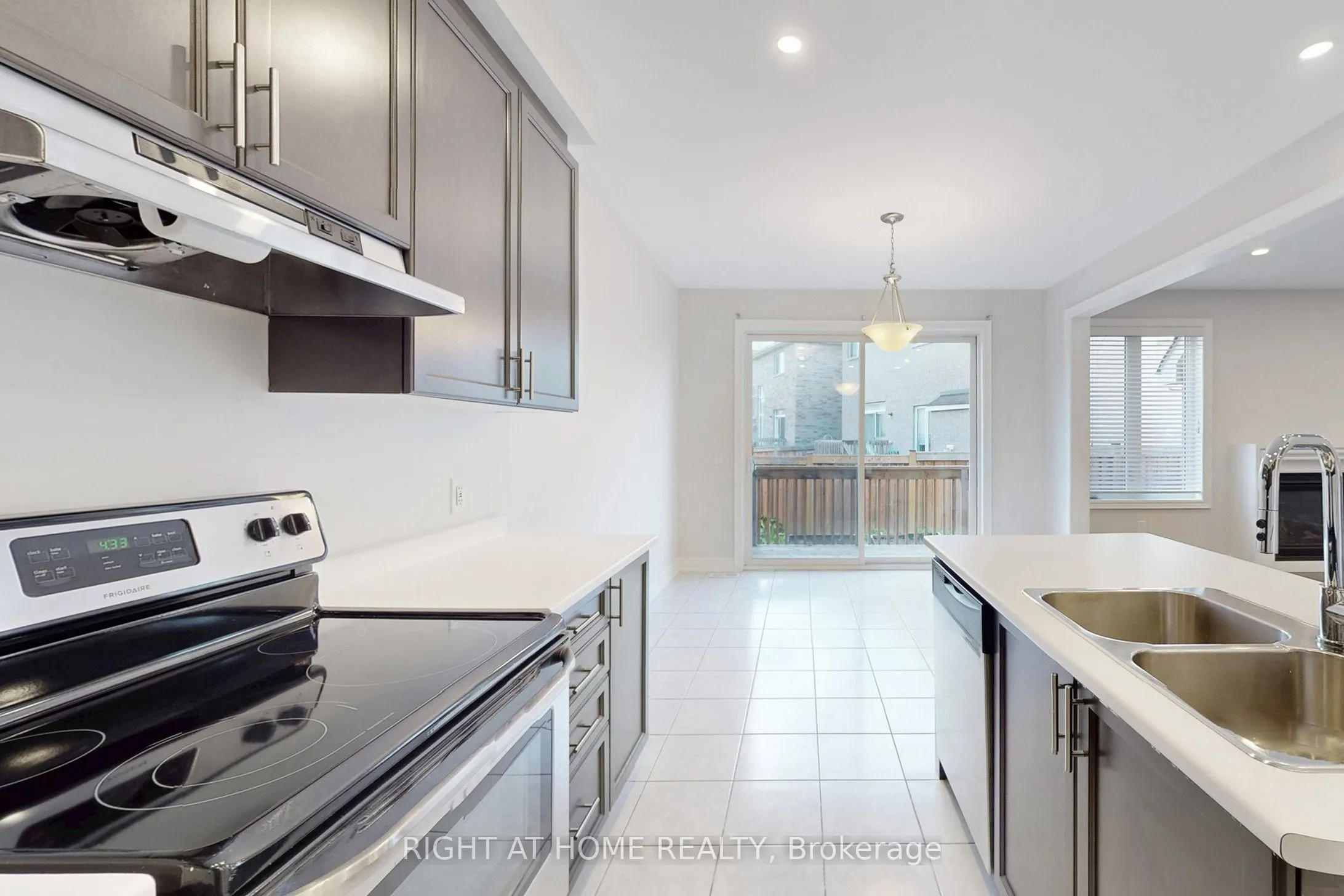 11 Robert Wilson Crescent