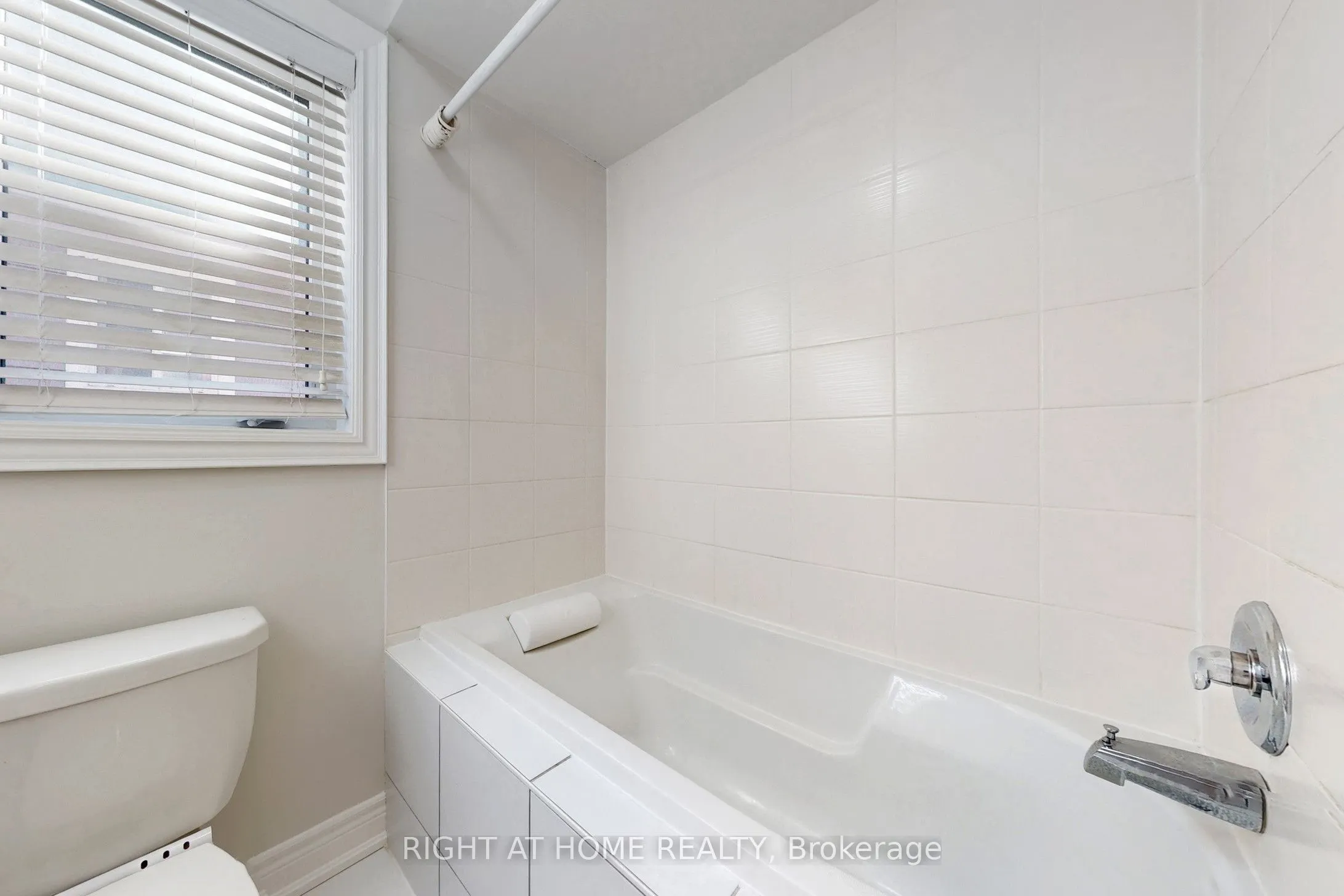 11 Robert Wilson Crescent