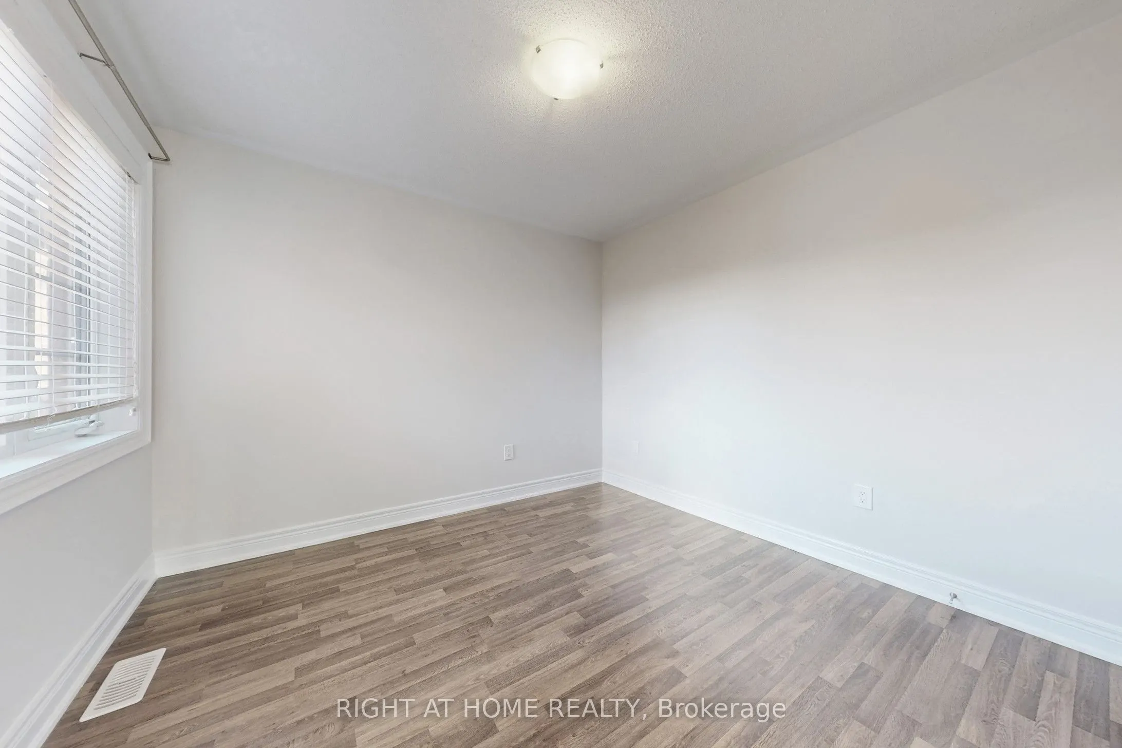 11 Robert Wilson Crescent