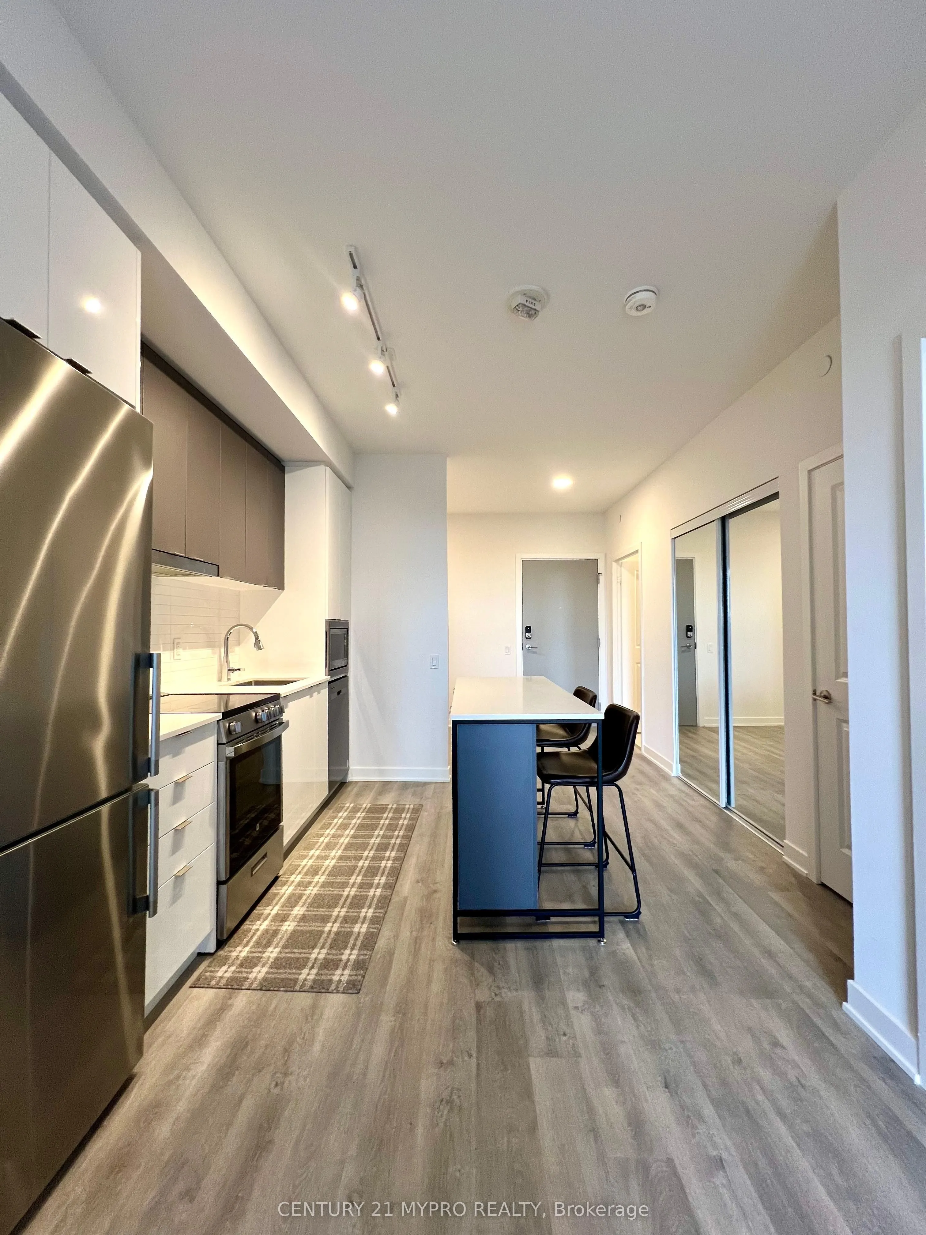 30 Upper Mall Way, #A809