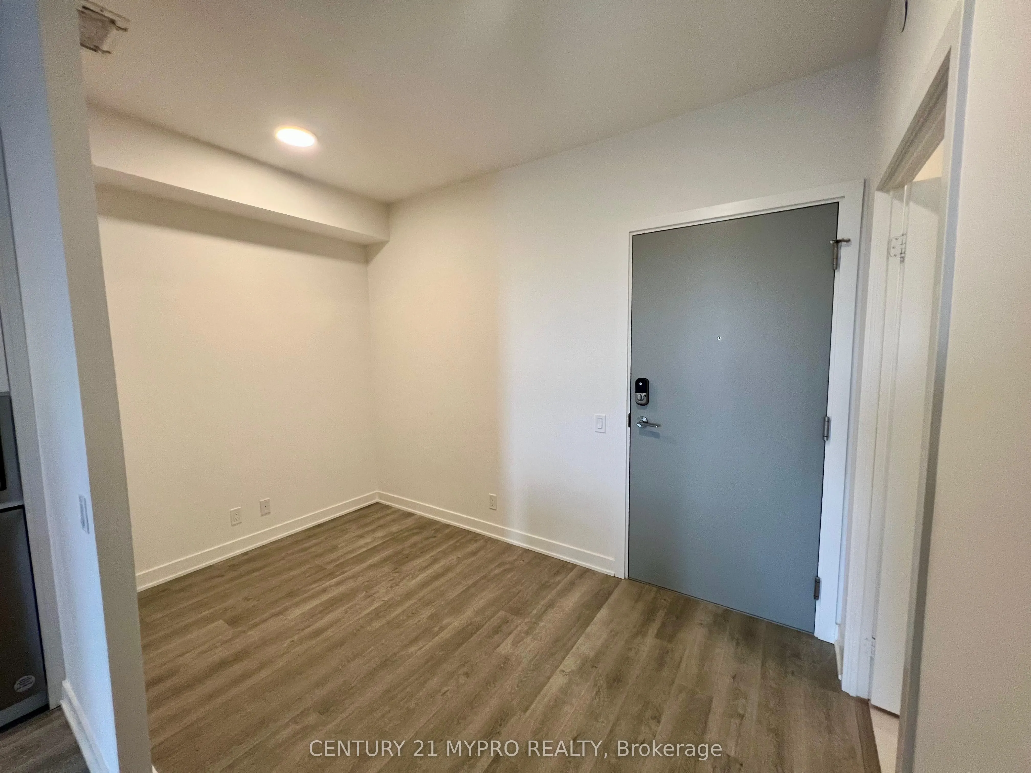 30 Upper Mall Way, #A809