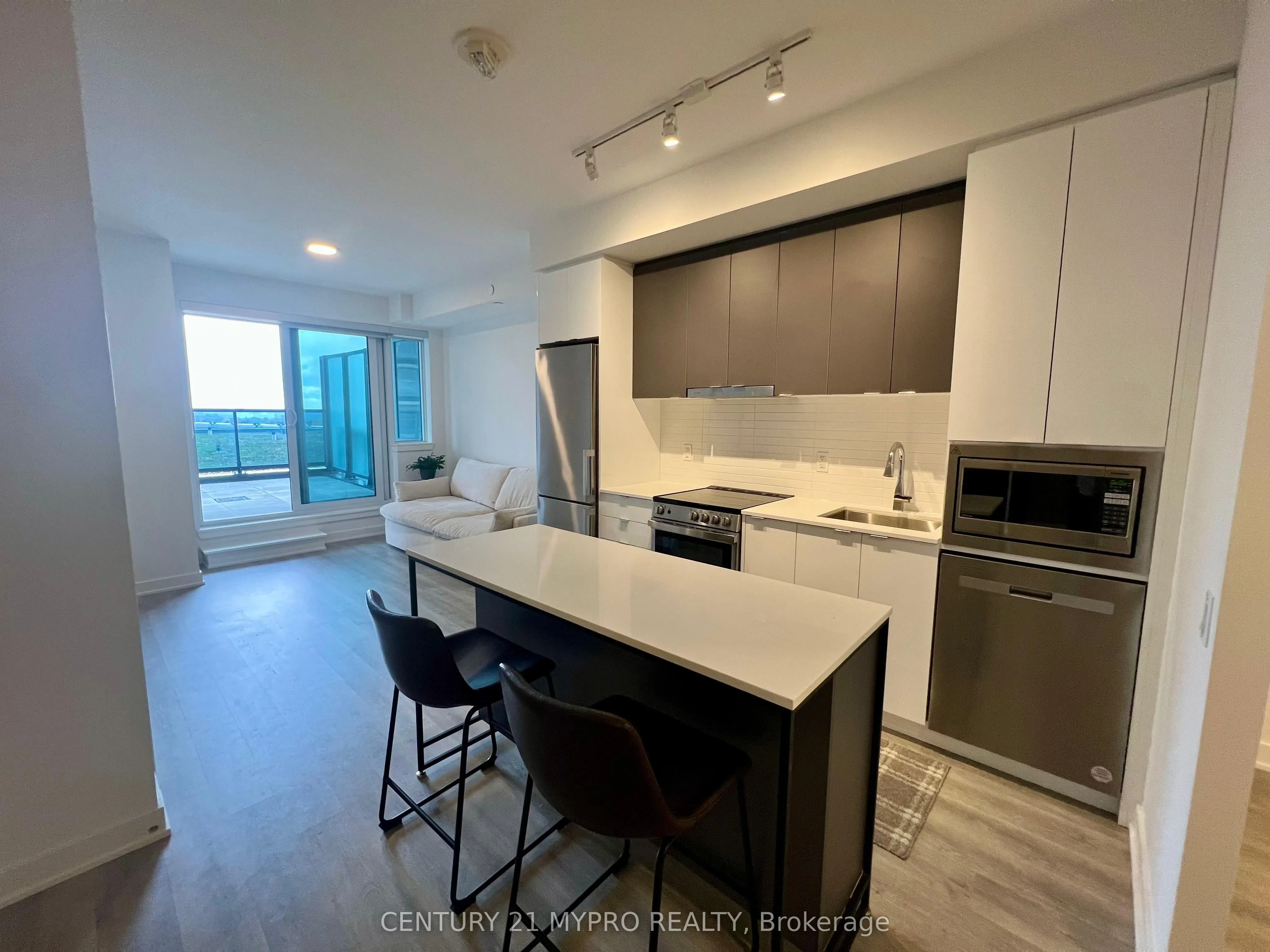 30 Upper Mall Way, #A809