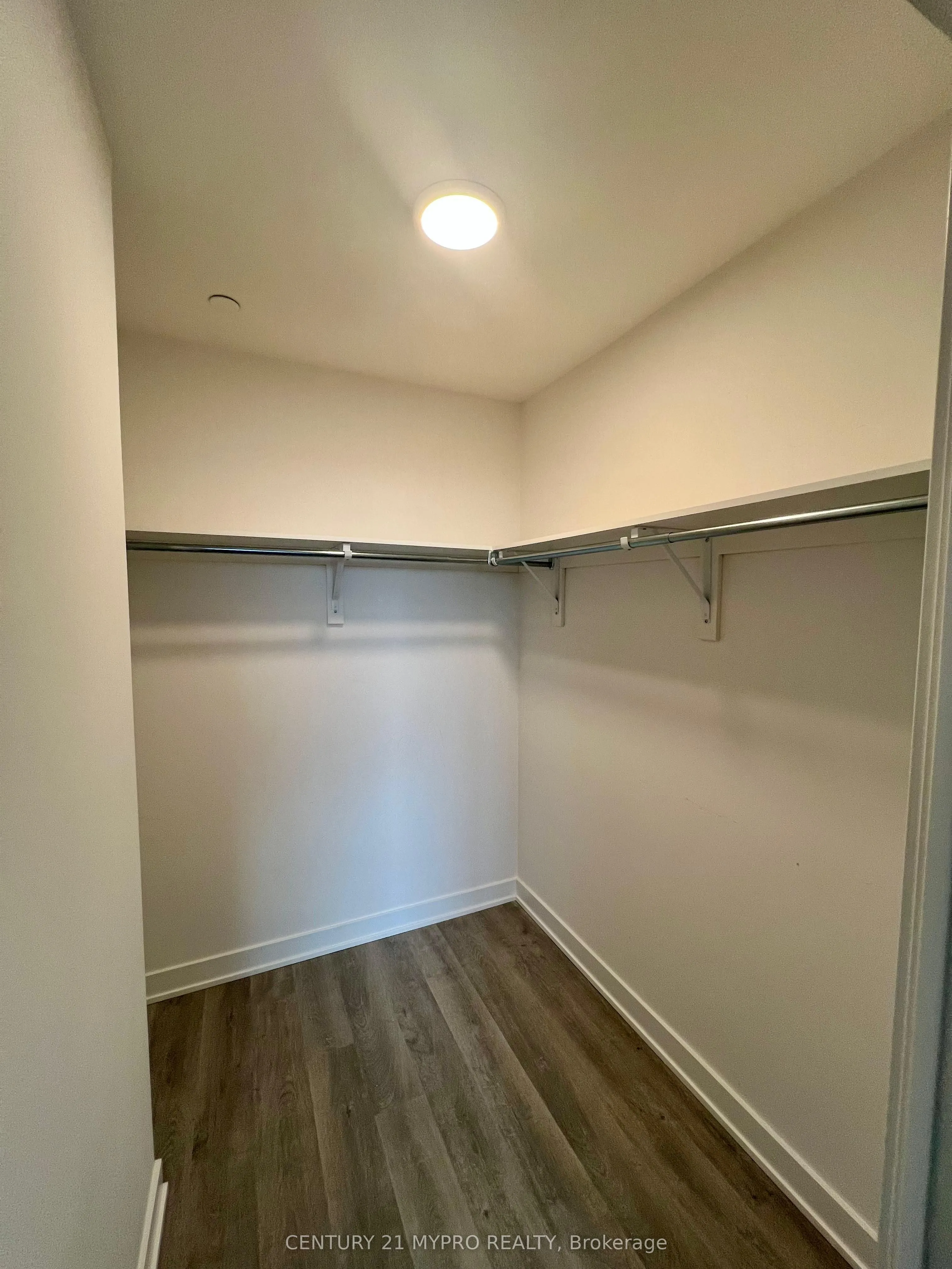 30 Upper Mall Way, #A809
