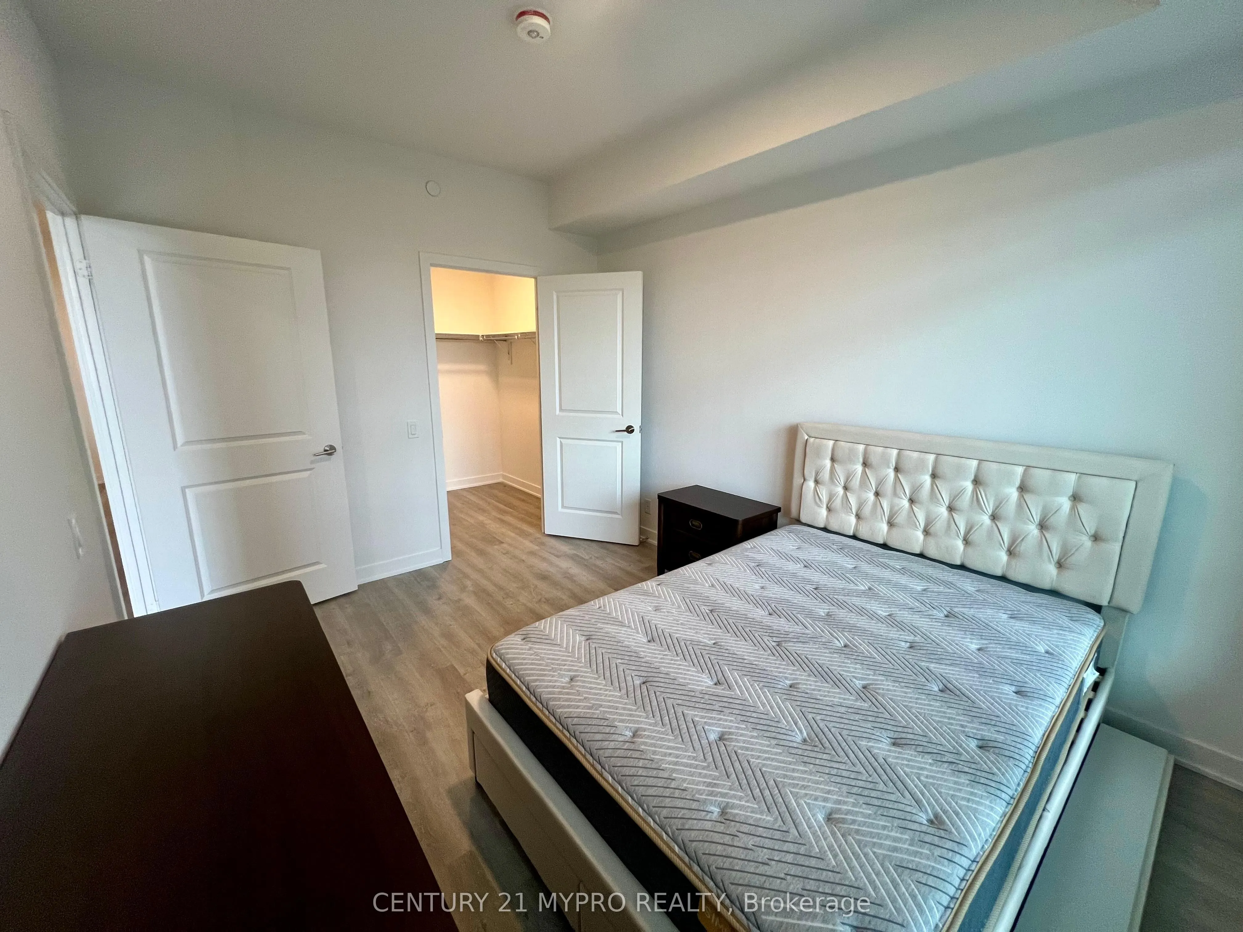 30 Upper Mall Way, #A809