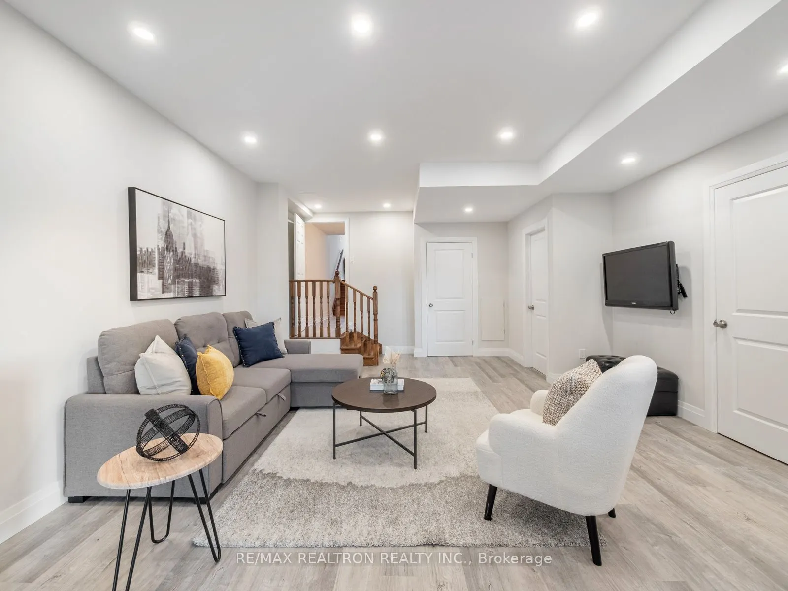 8900 Bathurst Street, #8