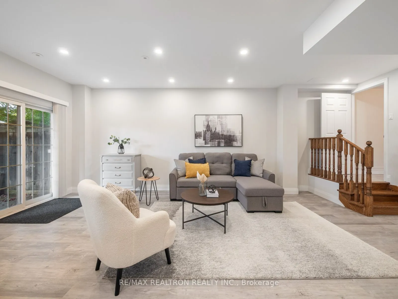 8900 Bathurst Street, #8